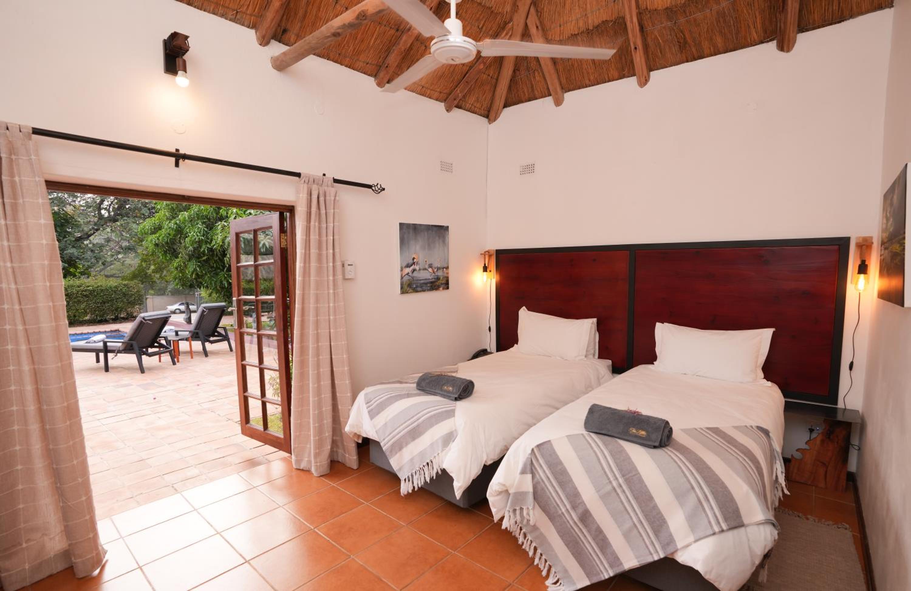 Standard Double or Twin Room - Photo 5