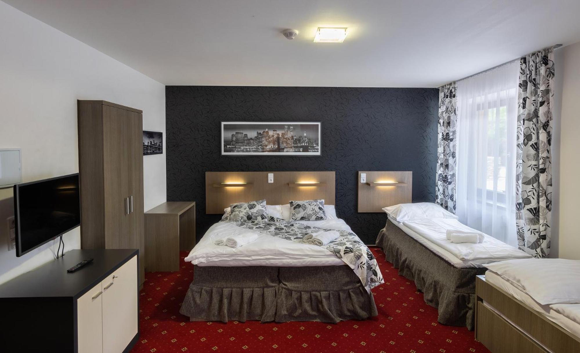 Quintuple Room - Photo 3