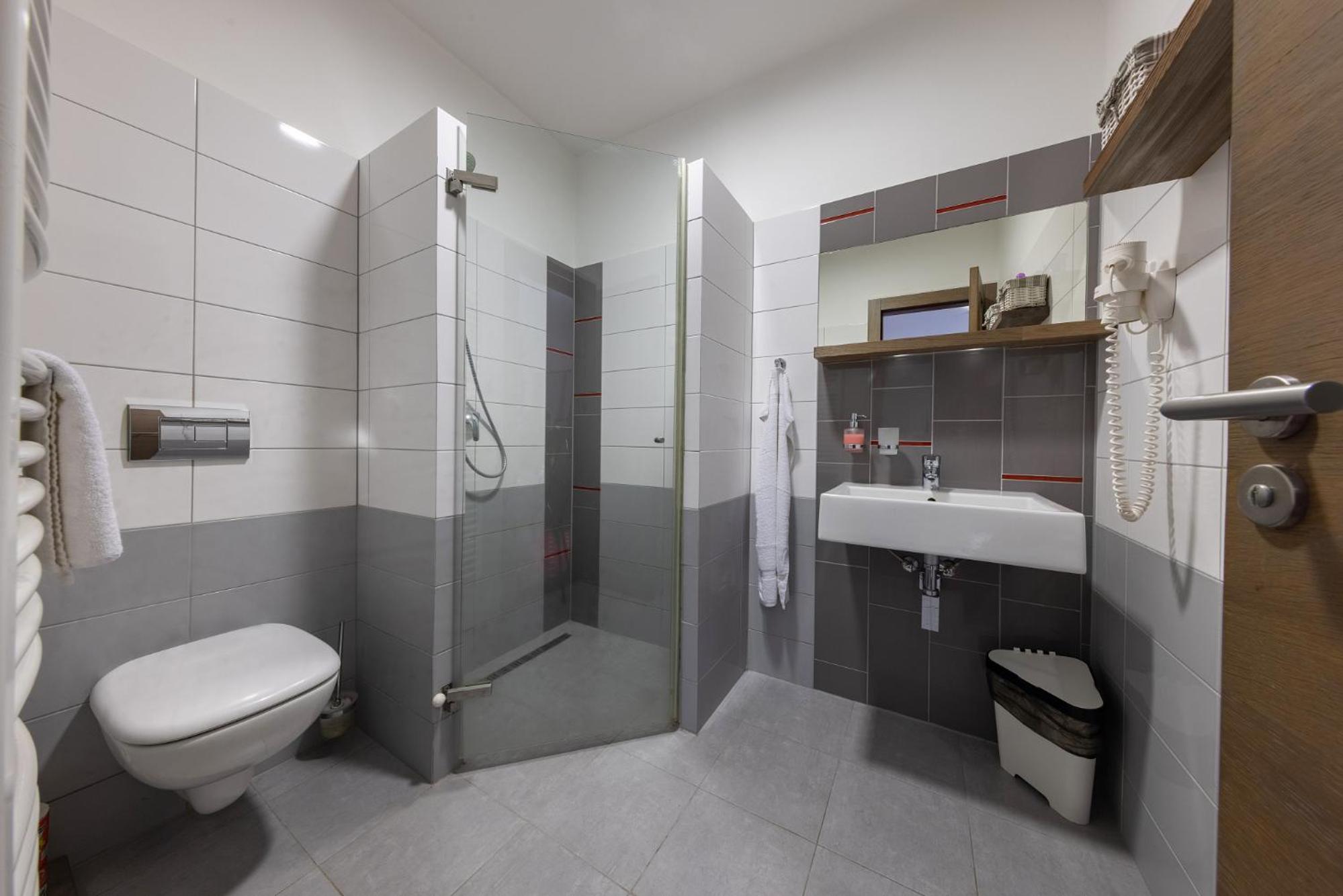 Triple Room - Photo 28