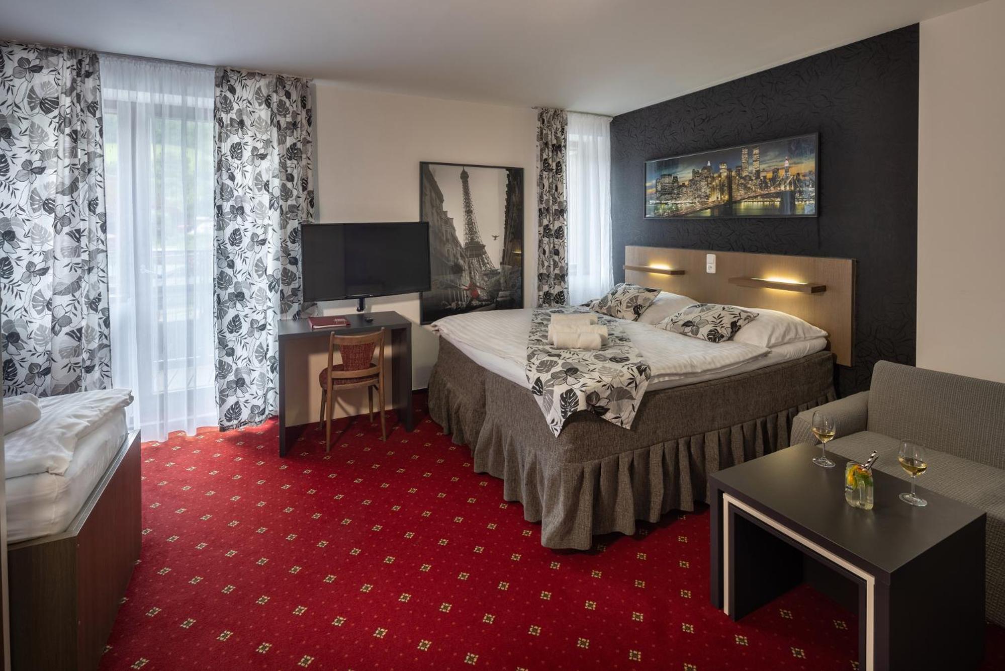 Triple Room - Photo 6