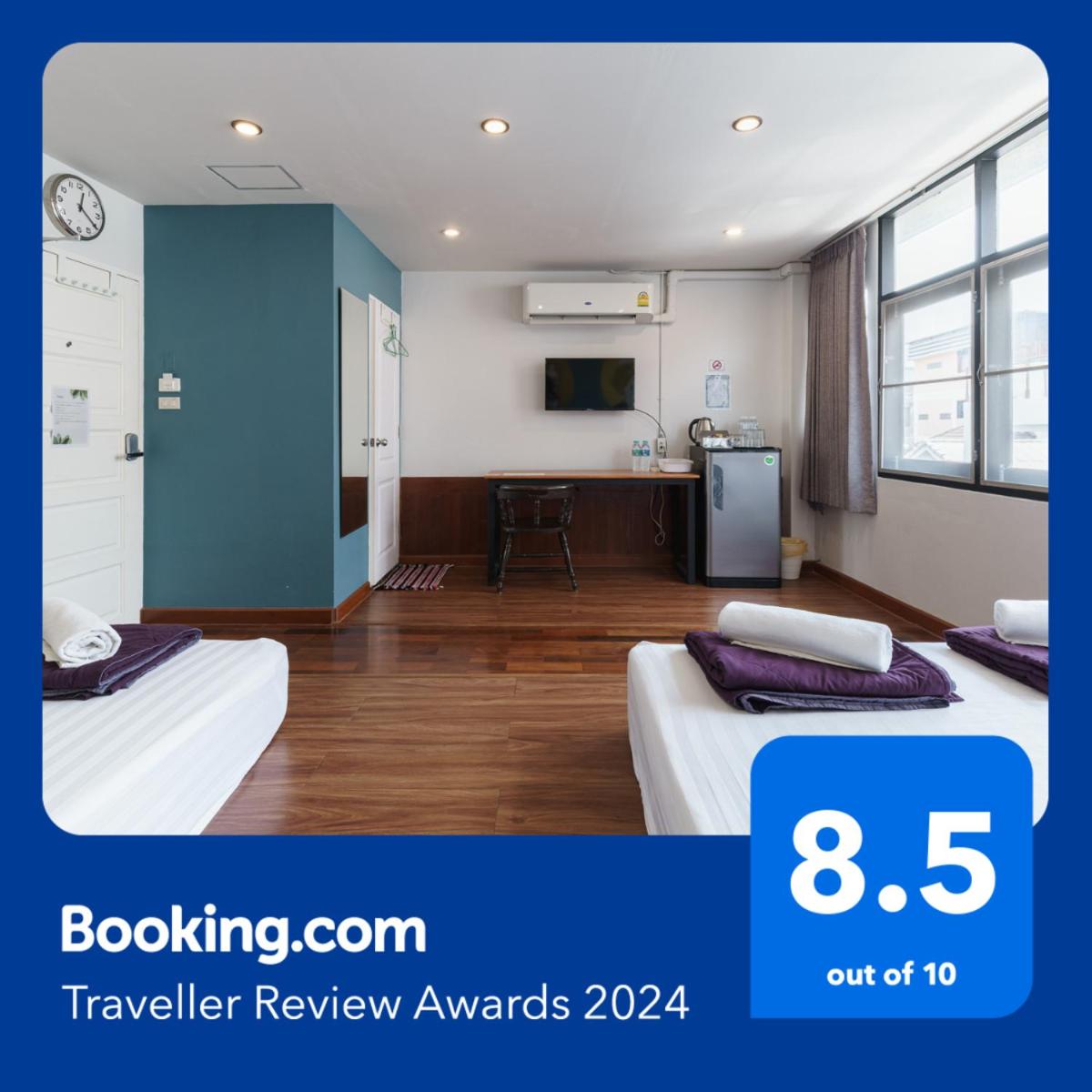 Quadruple Room with Private Bathroom photo 1