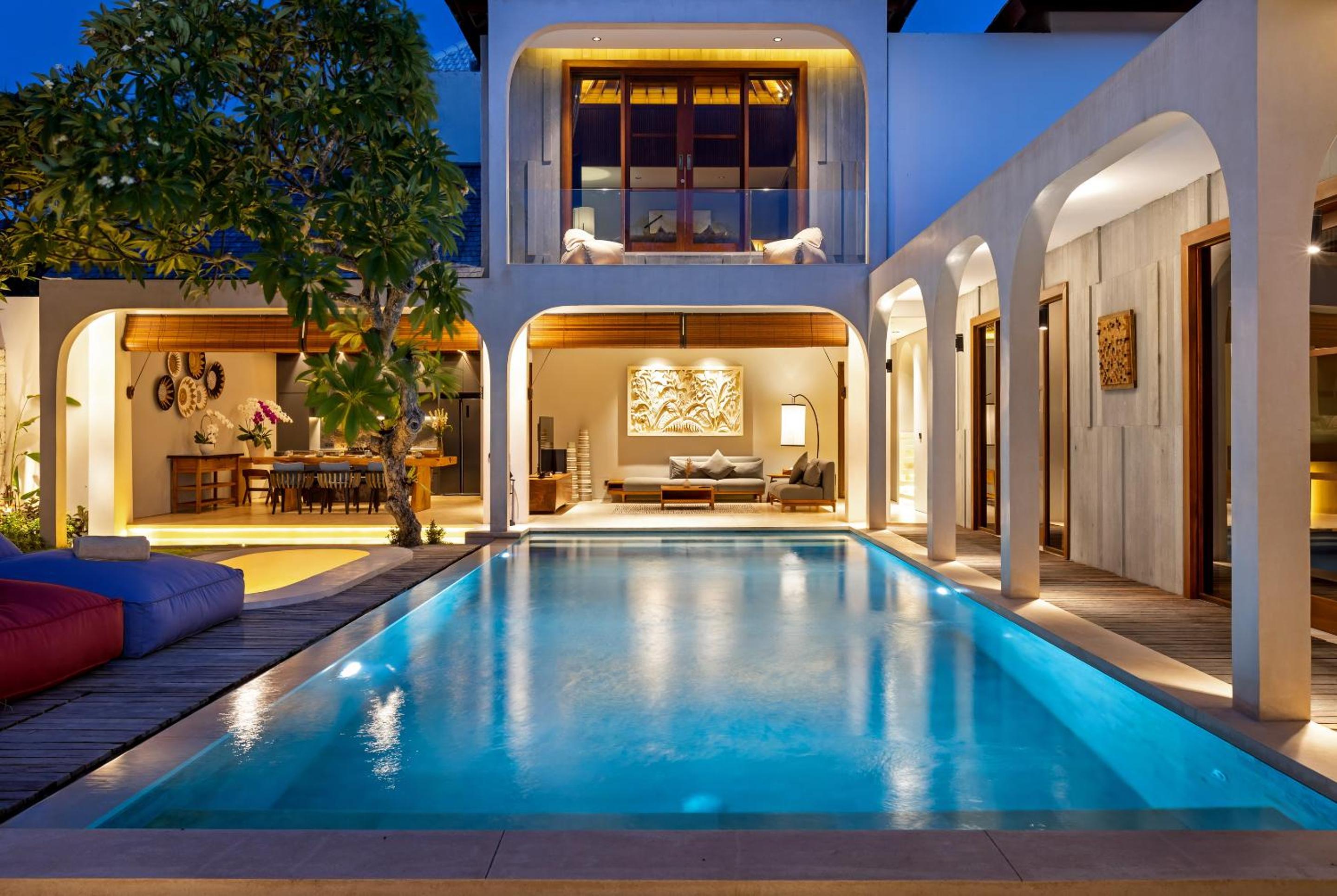Three-Bedroom Villa - Photo 9