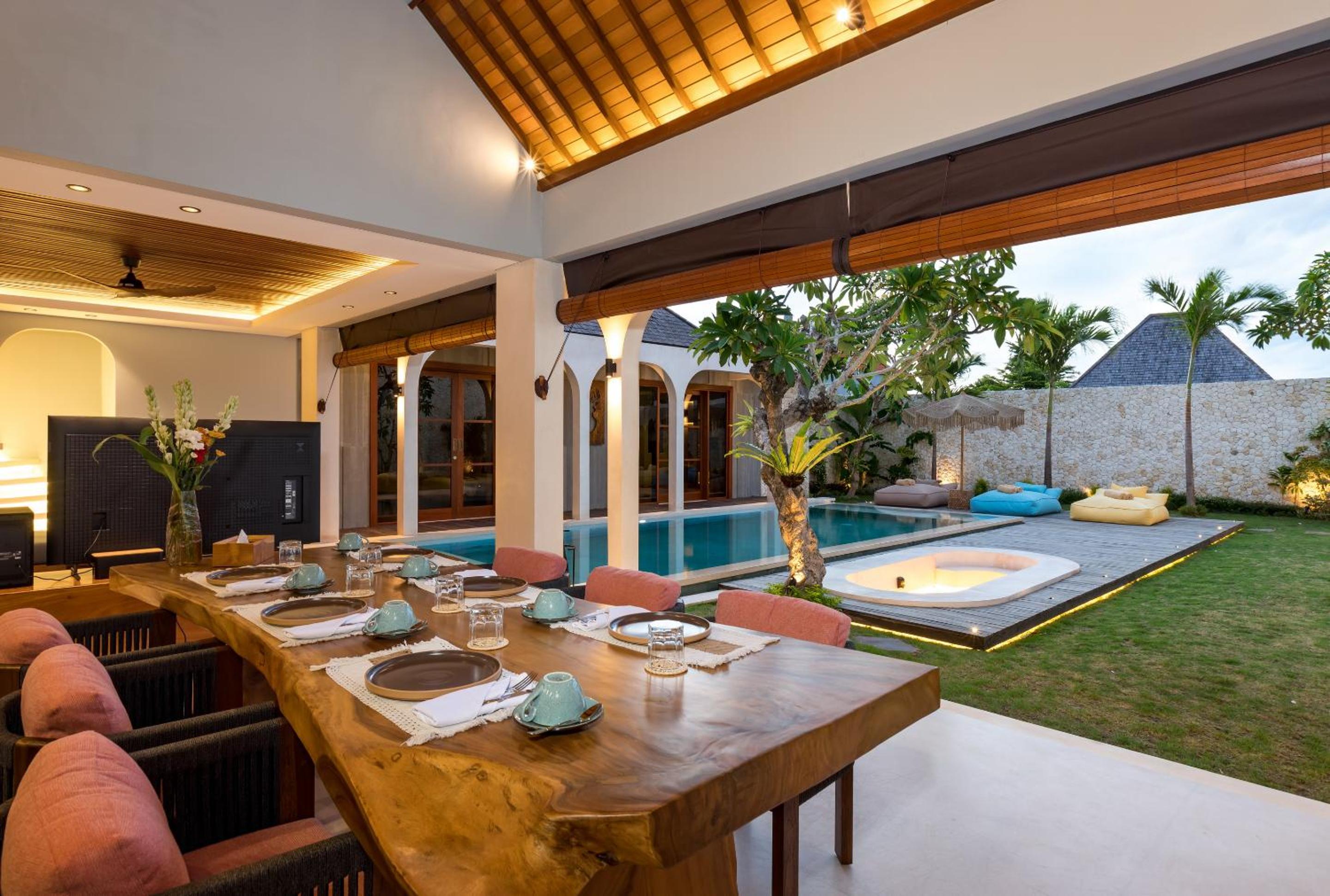 Three-Bedroom Villa - Photo 2