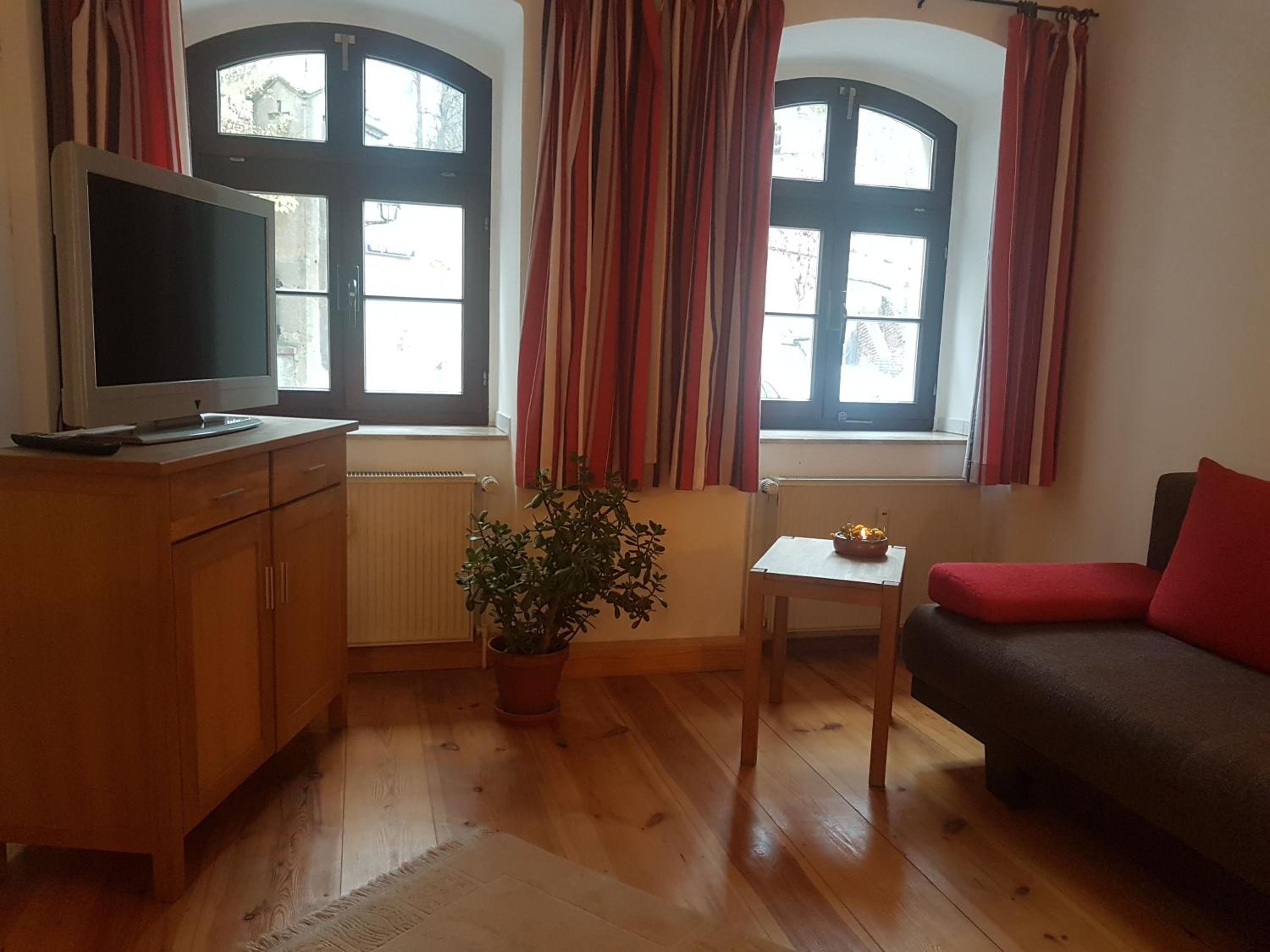 One-Bedroom Apartment with Shower photo 1