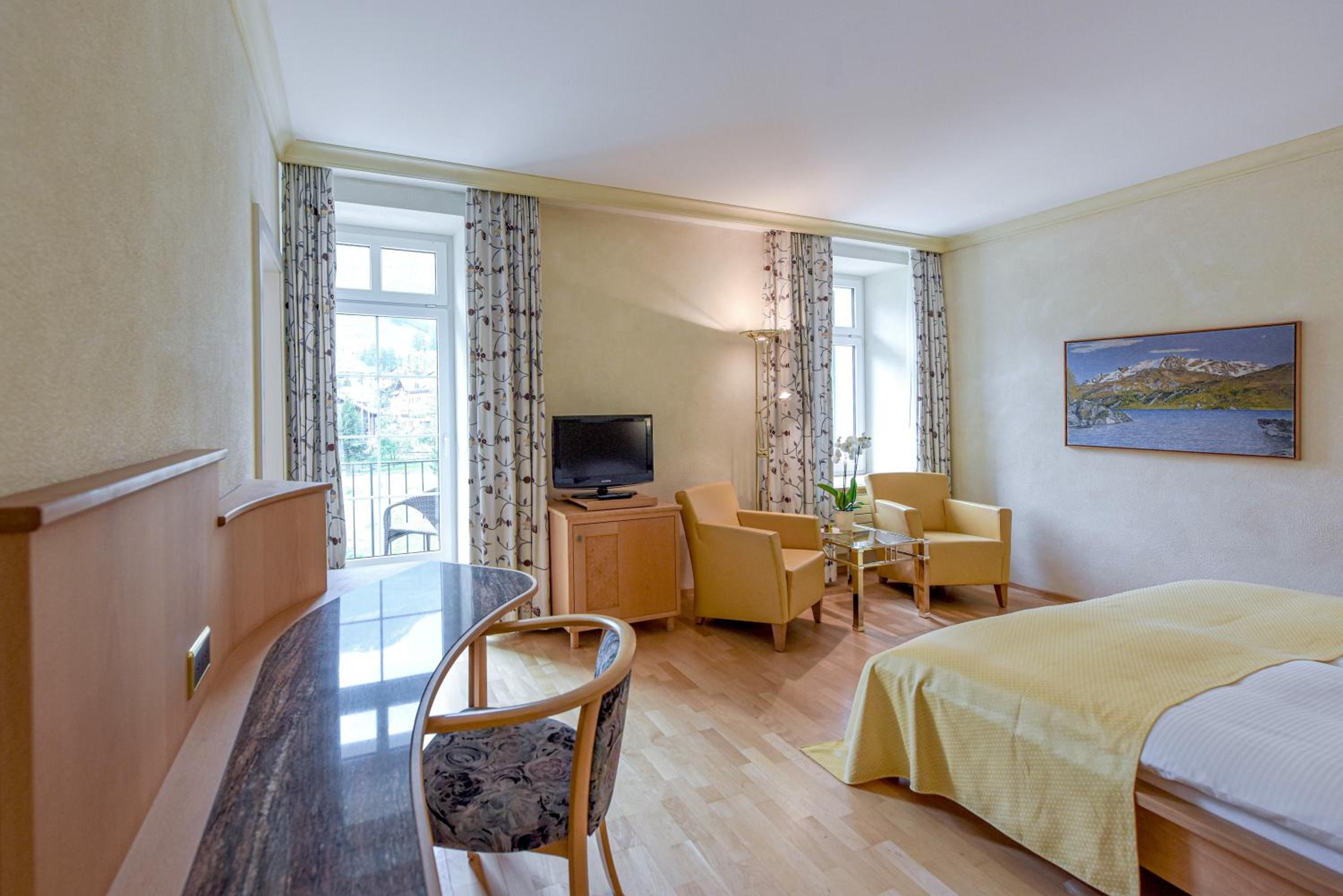 Double Room Classic with balcony photo 2