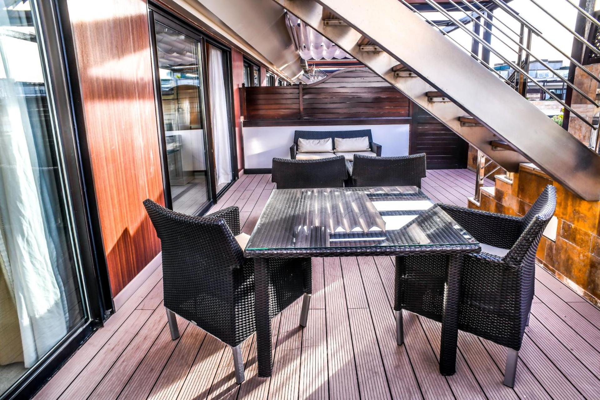 Deluxe Junior Suite with Terrace, Hot Tub and Sea View thumbnail 6
