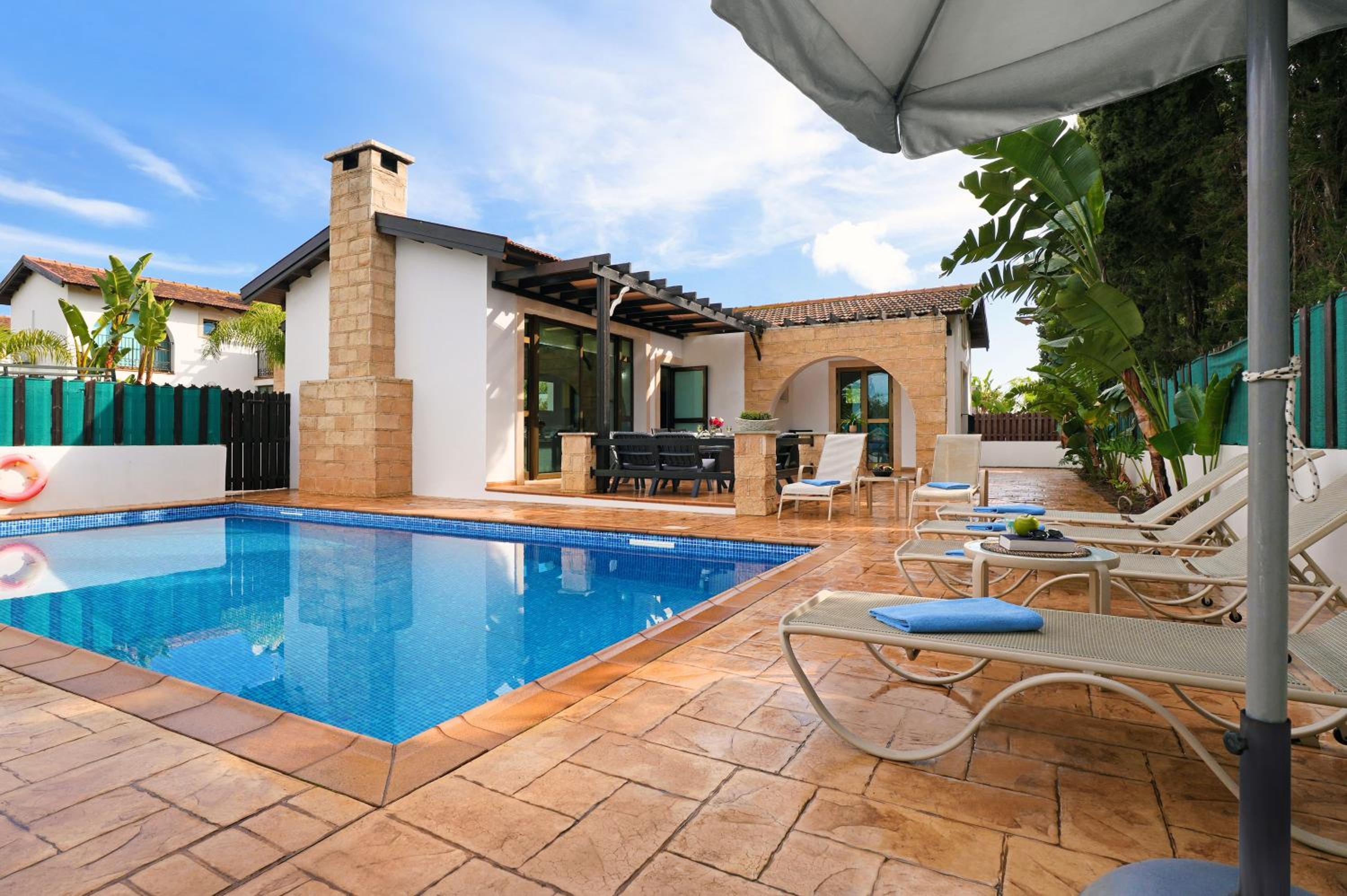 Villa photo 1