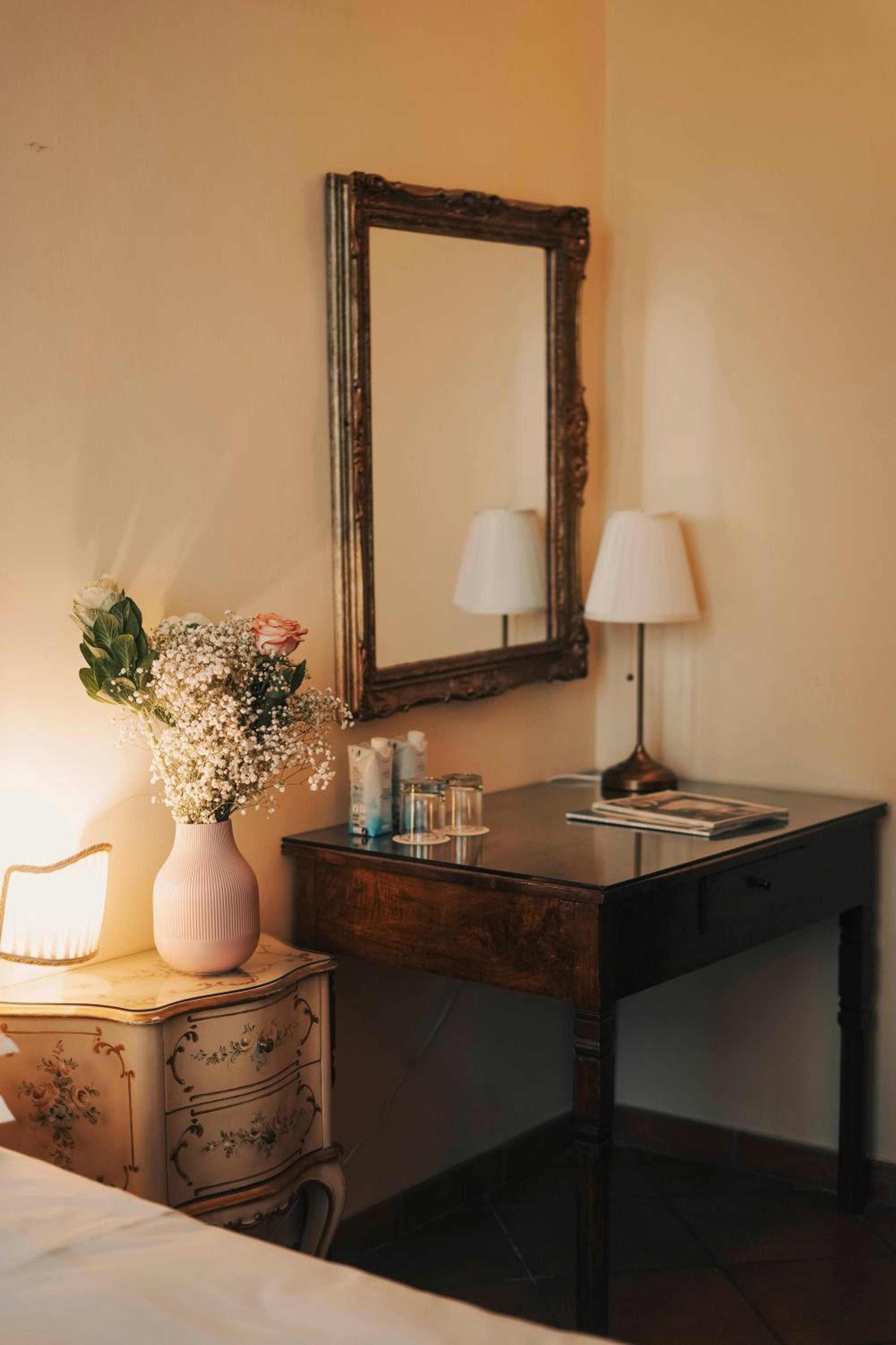 Standard Double or Twin Room - Photo 11