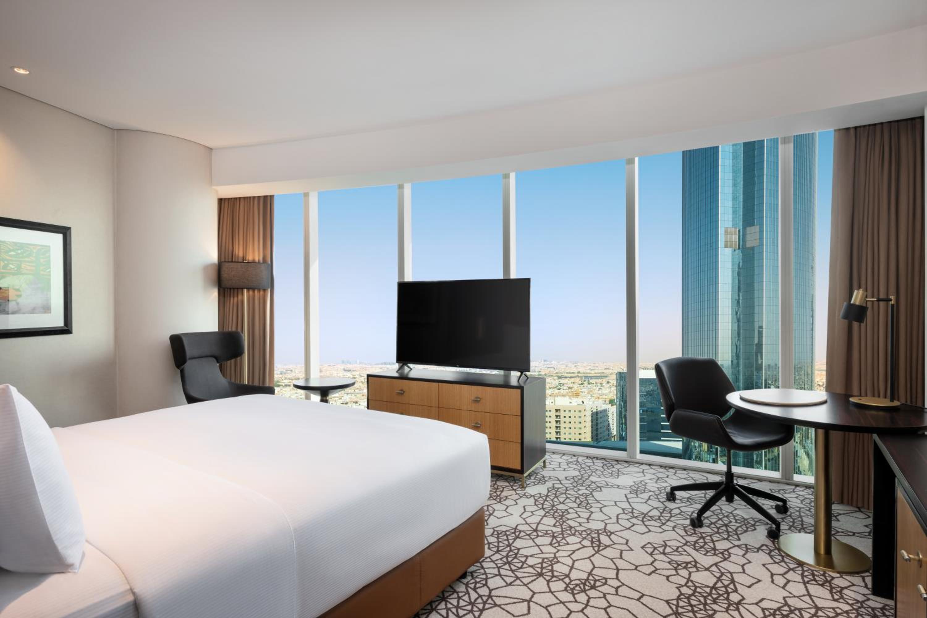 Deluxe King Room with View - Photo 1