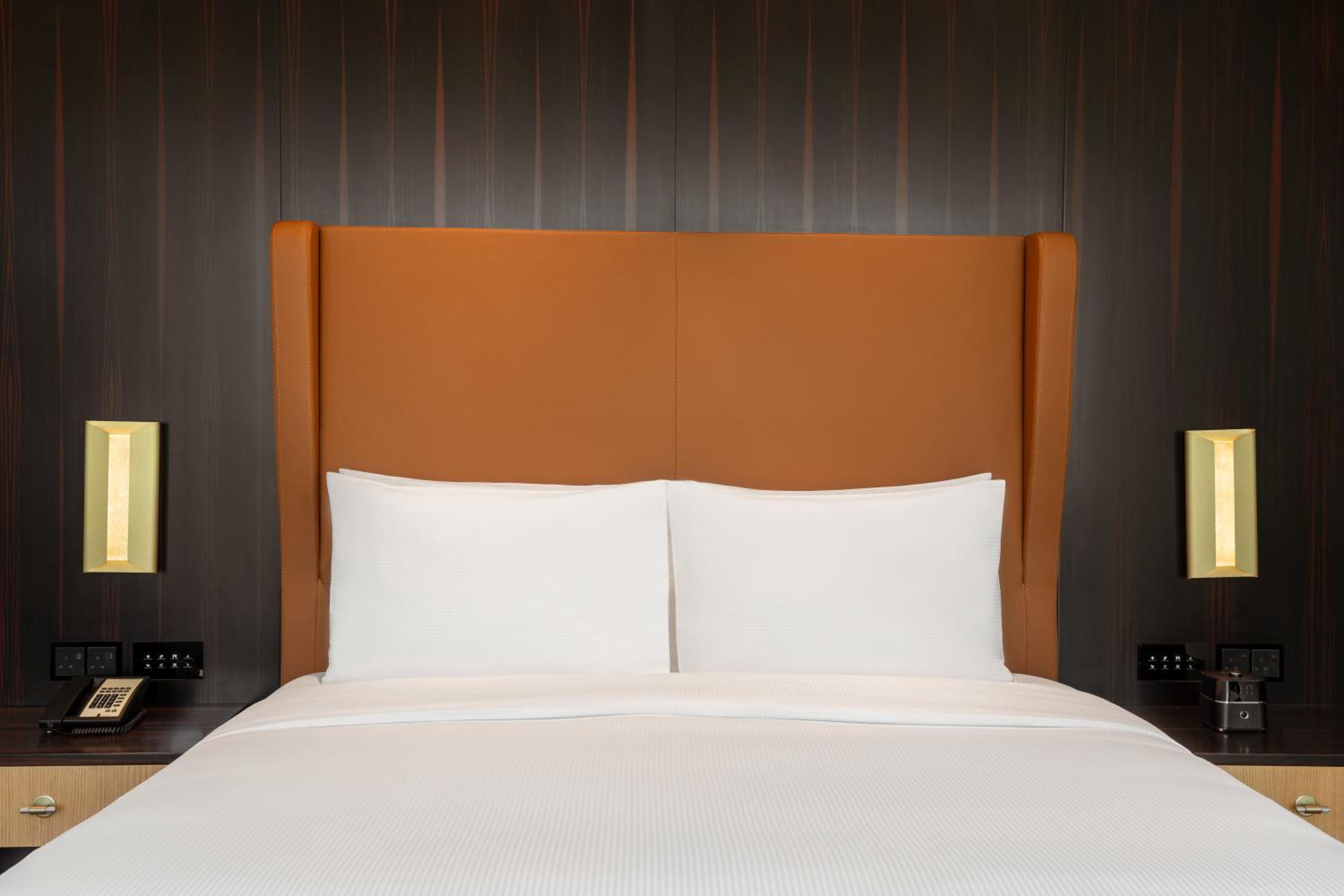 King Guest Room - Photo 4