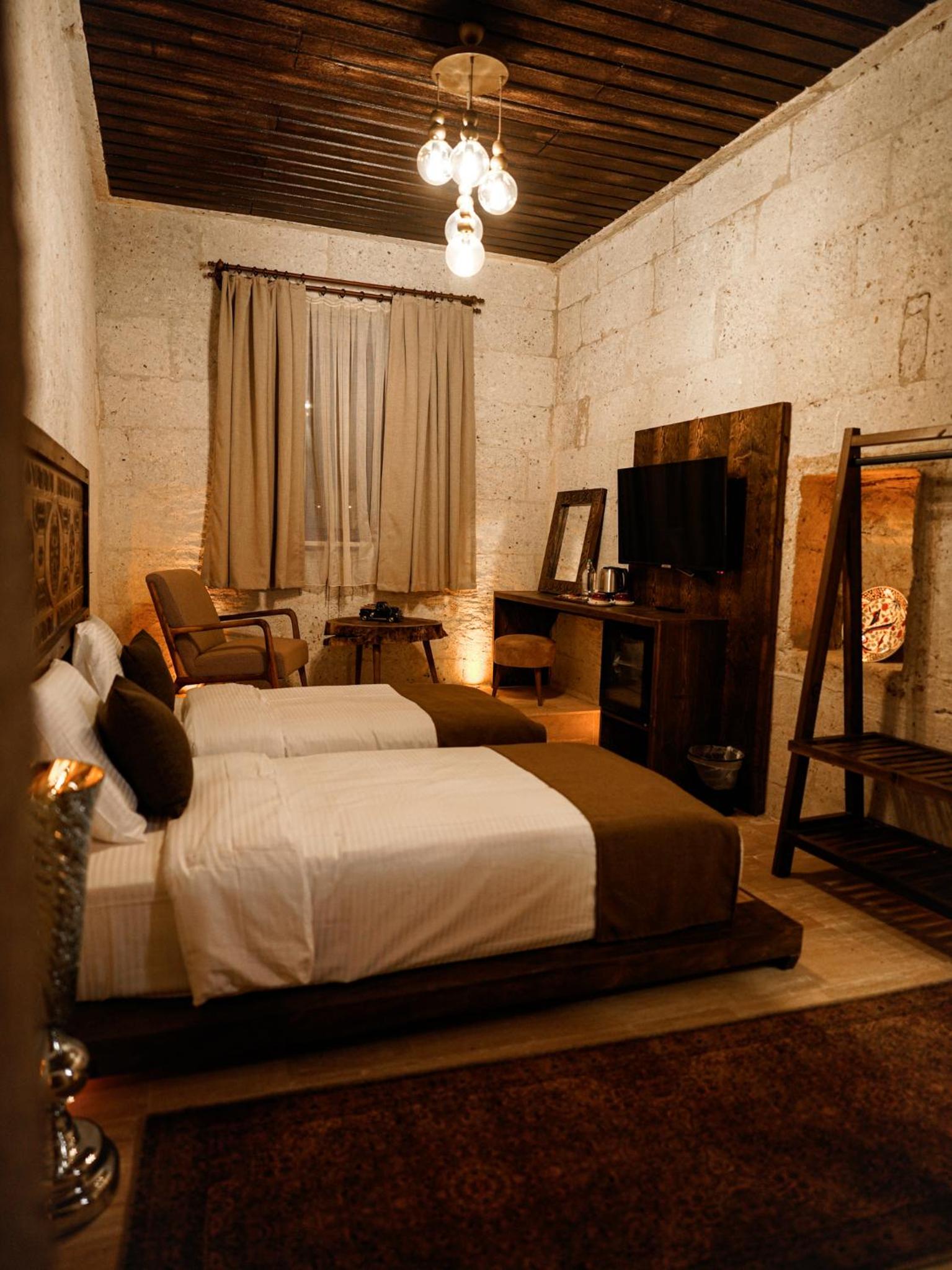 Standard Double Room - Photo 10