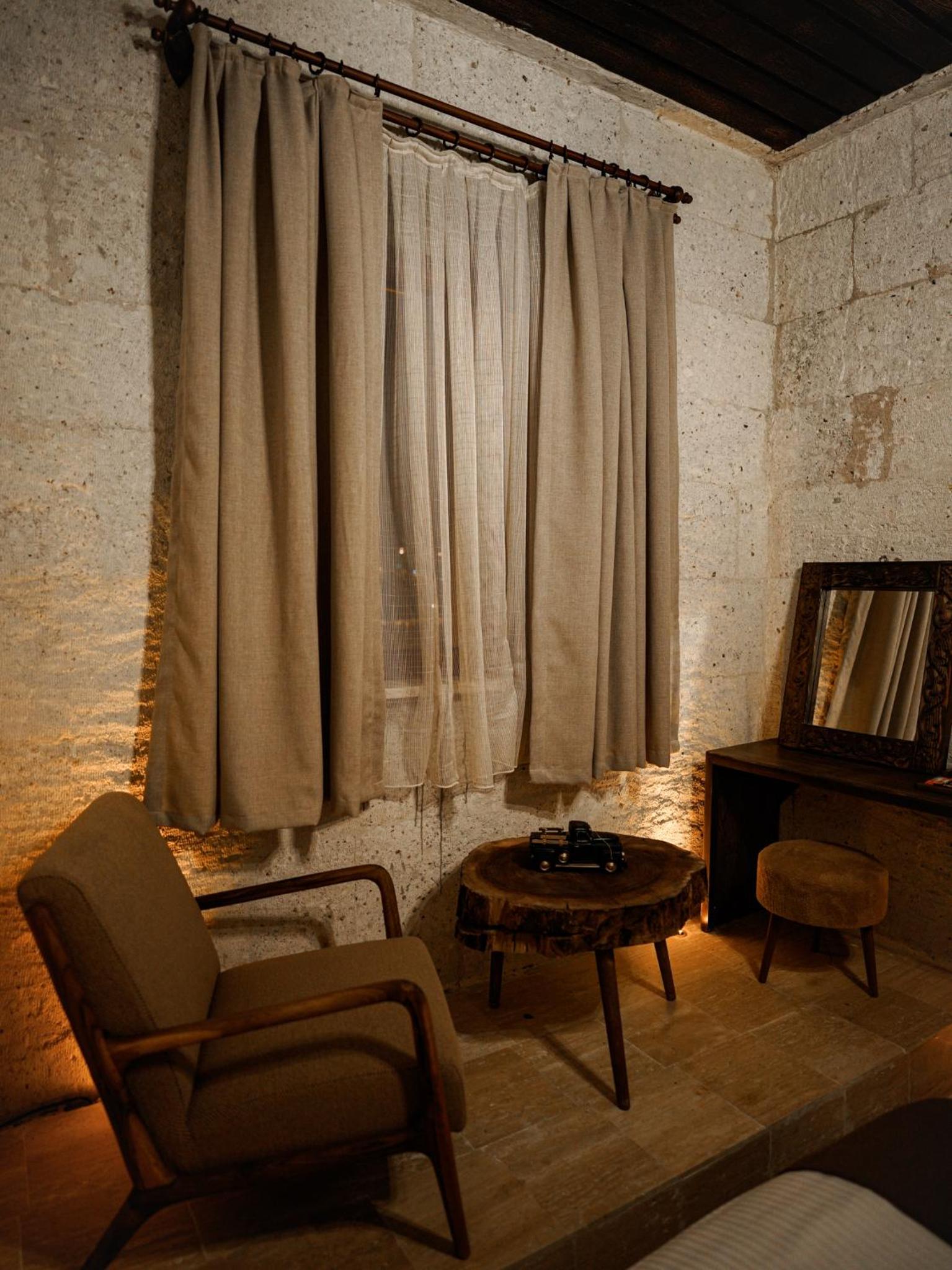 Standard Double Room - Photo 7