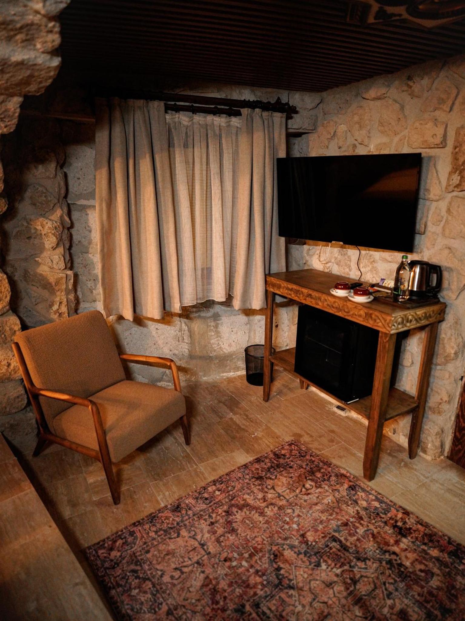 Standard Double Room - Photo 17