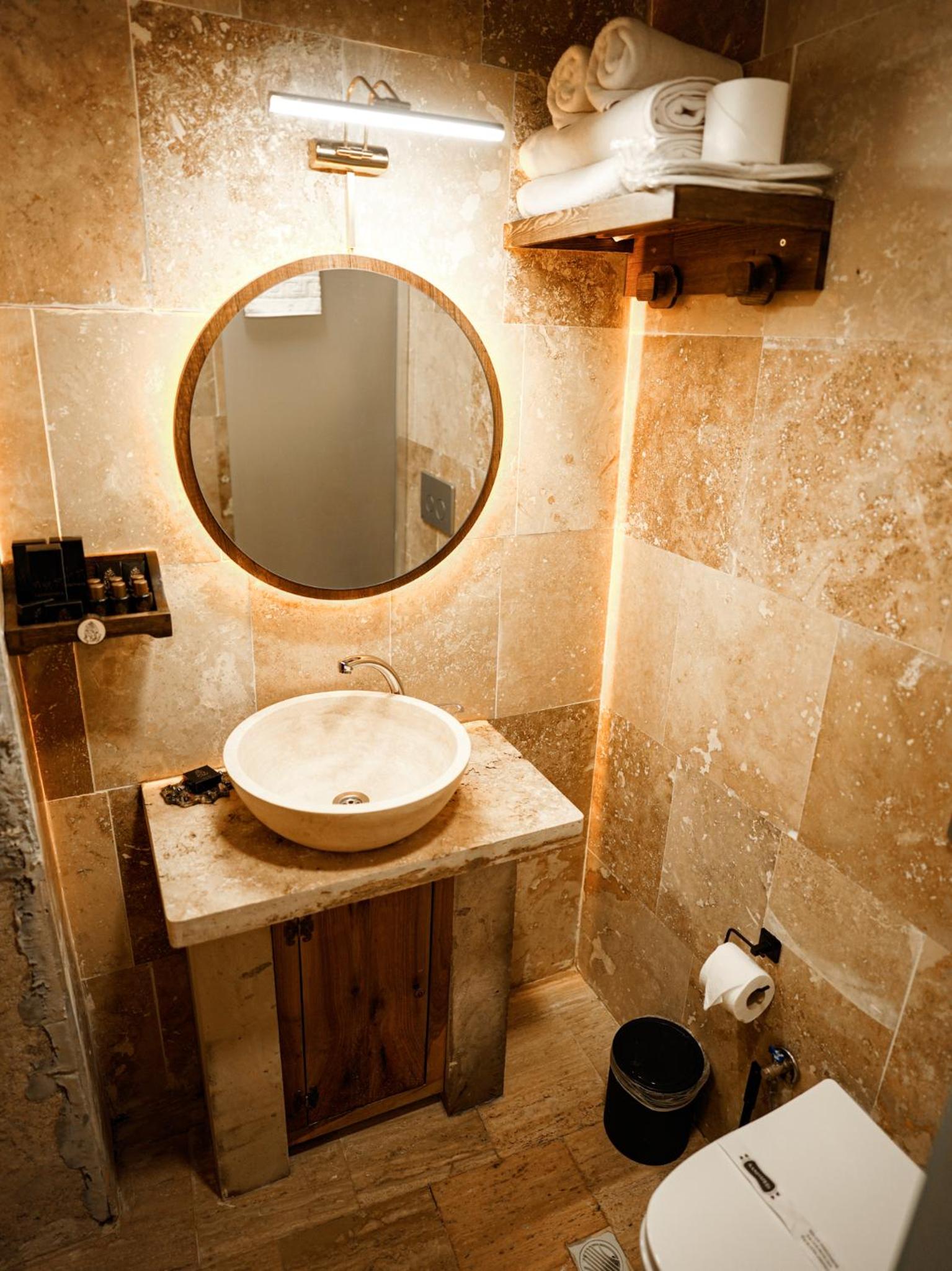 Standard Double Room - Photo 5