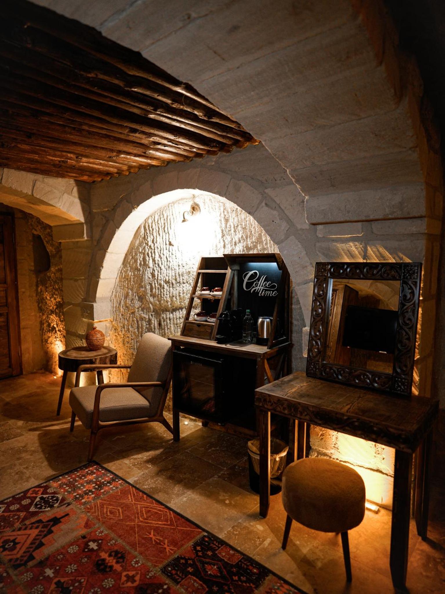 Deluxe Room - Photo 4