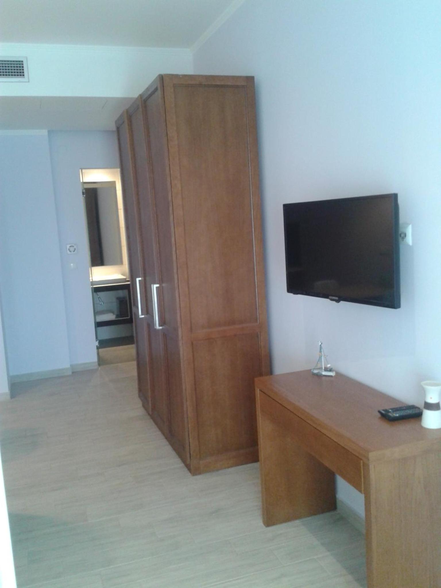 Studio with Sea View - Ground Floor photo 3