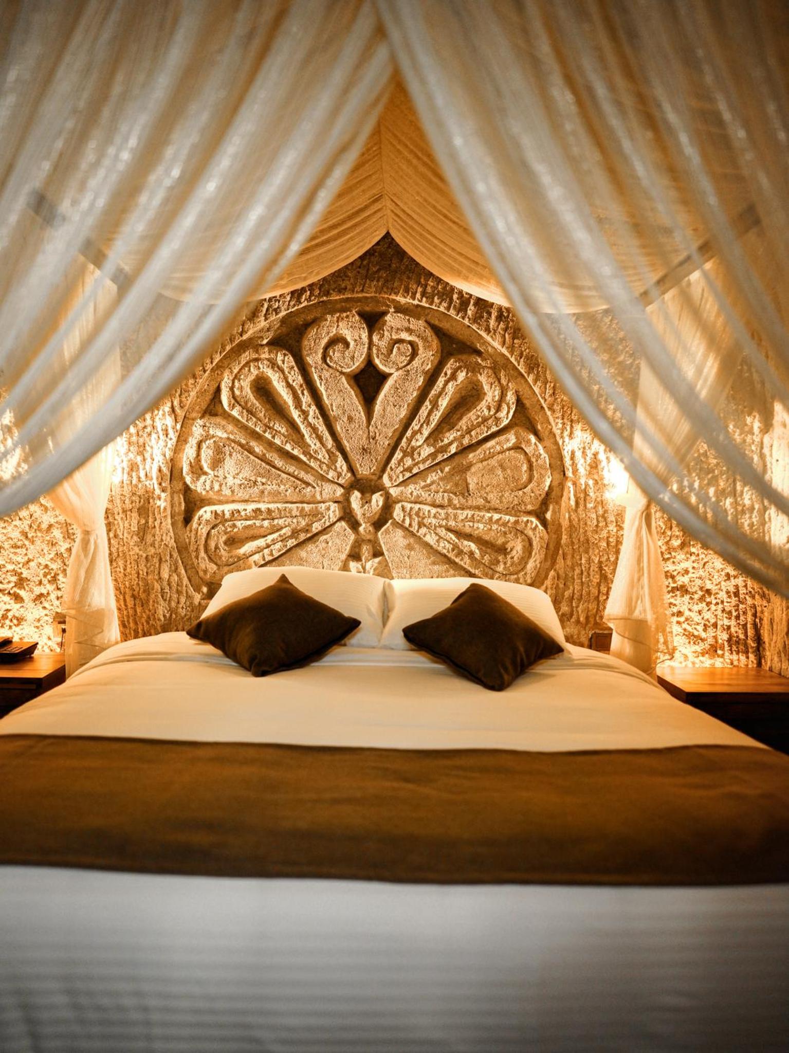 Deluxe Suite - Photo 19