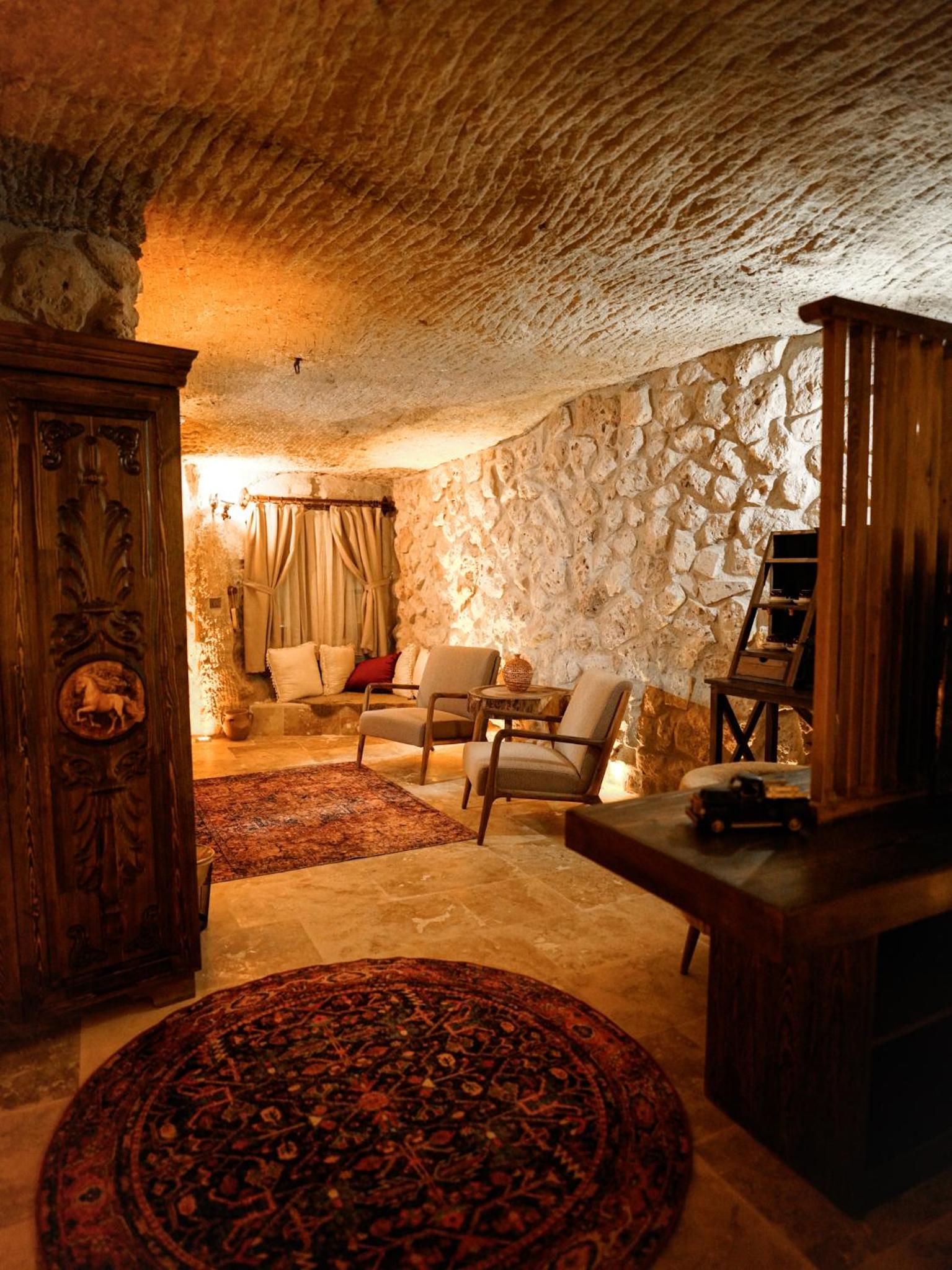 Deluxe Suite - Photo 17