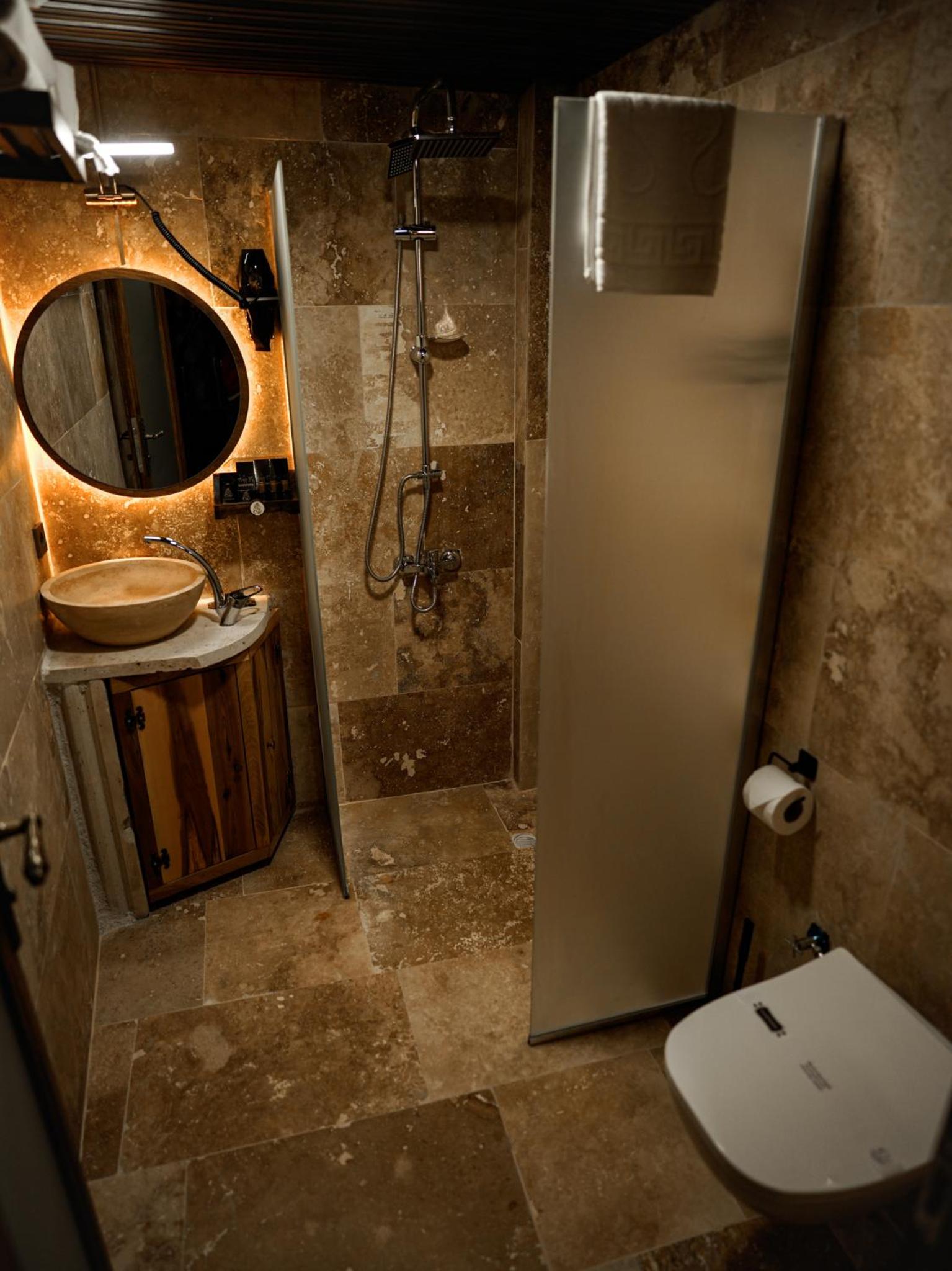 Deluxe Suite - Photo 3