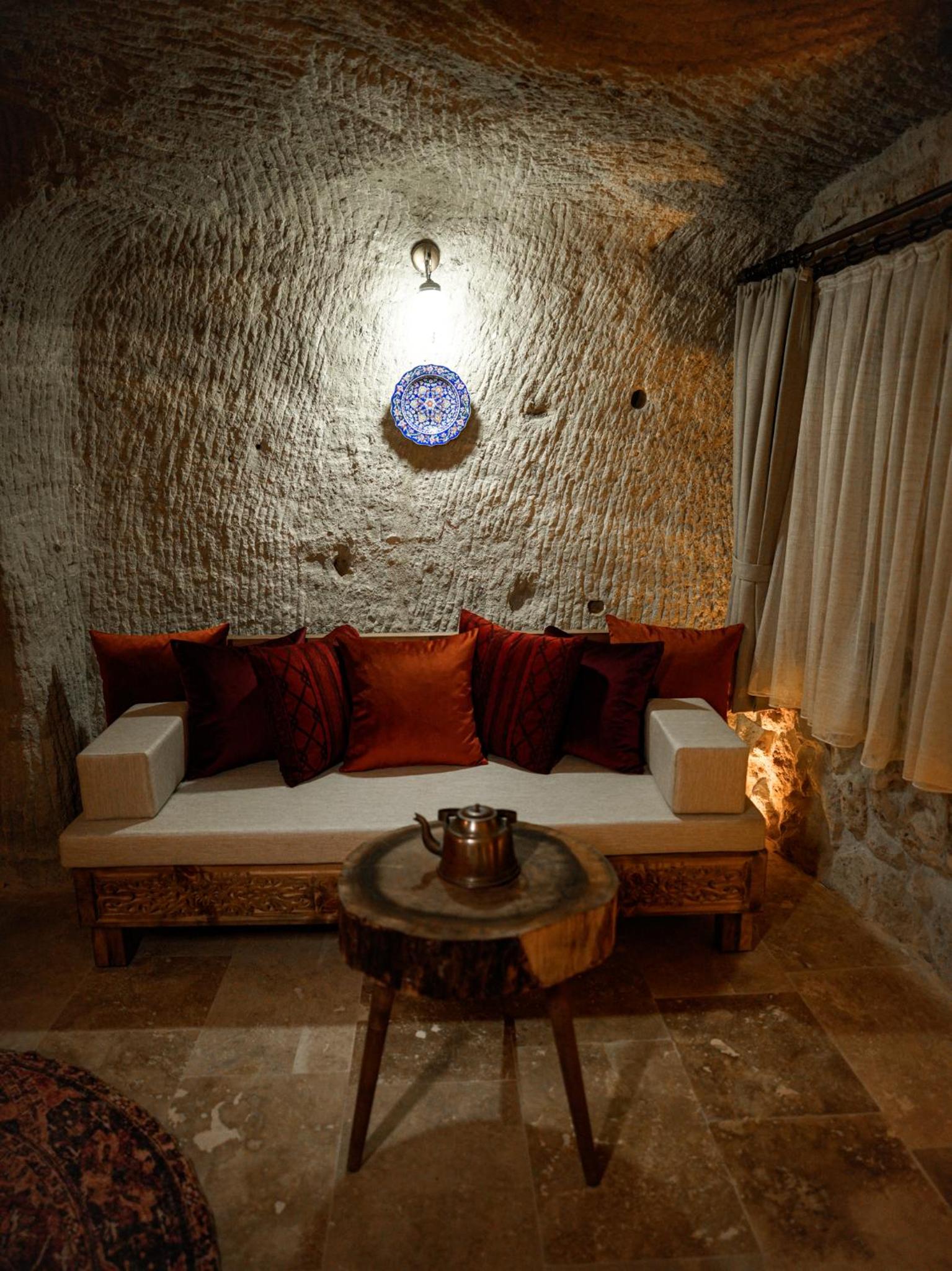 Deluxe Suite - Photo 23