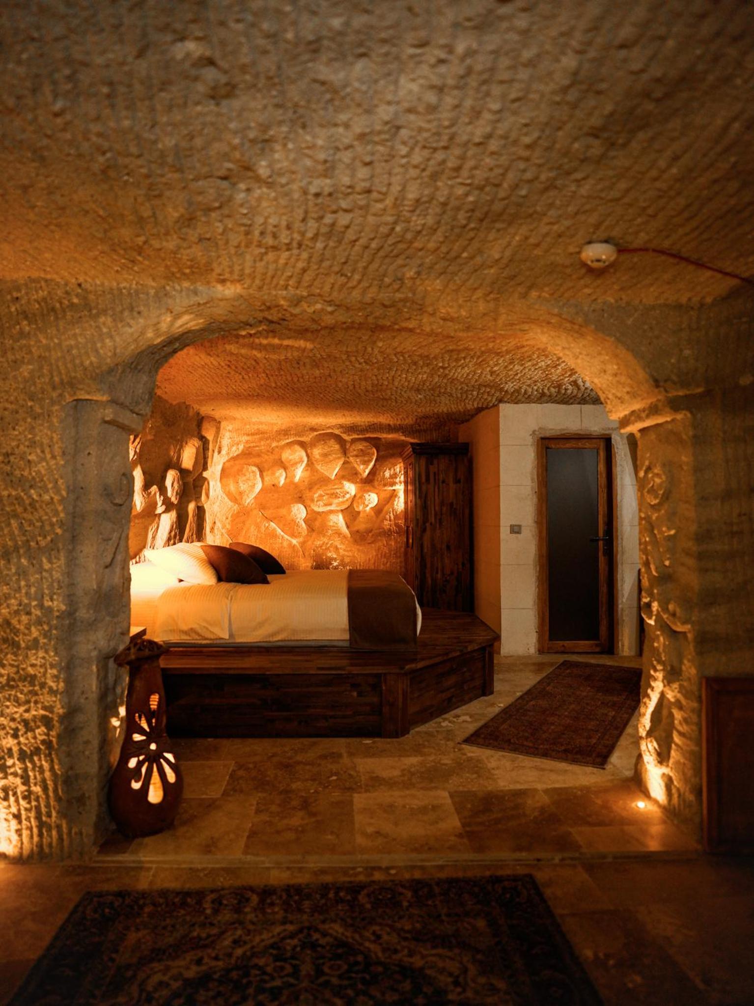 Deluxe Suite - Photo 9