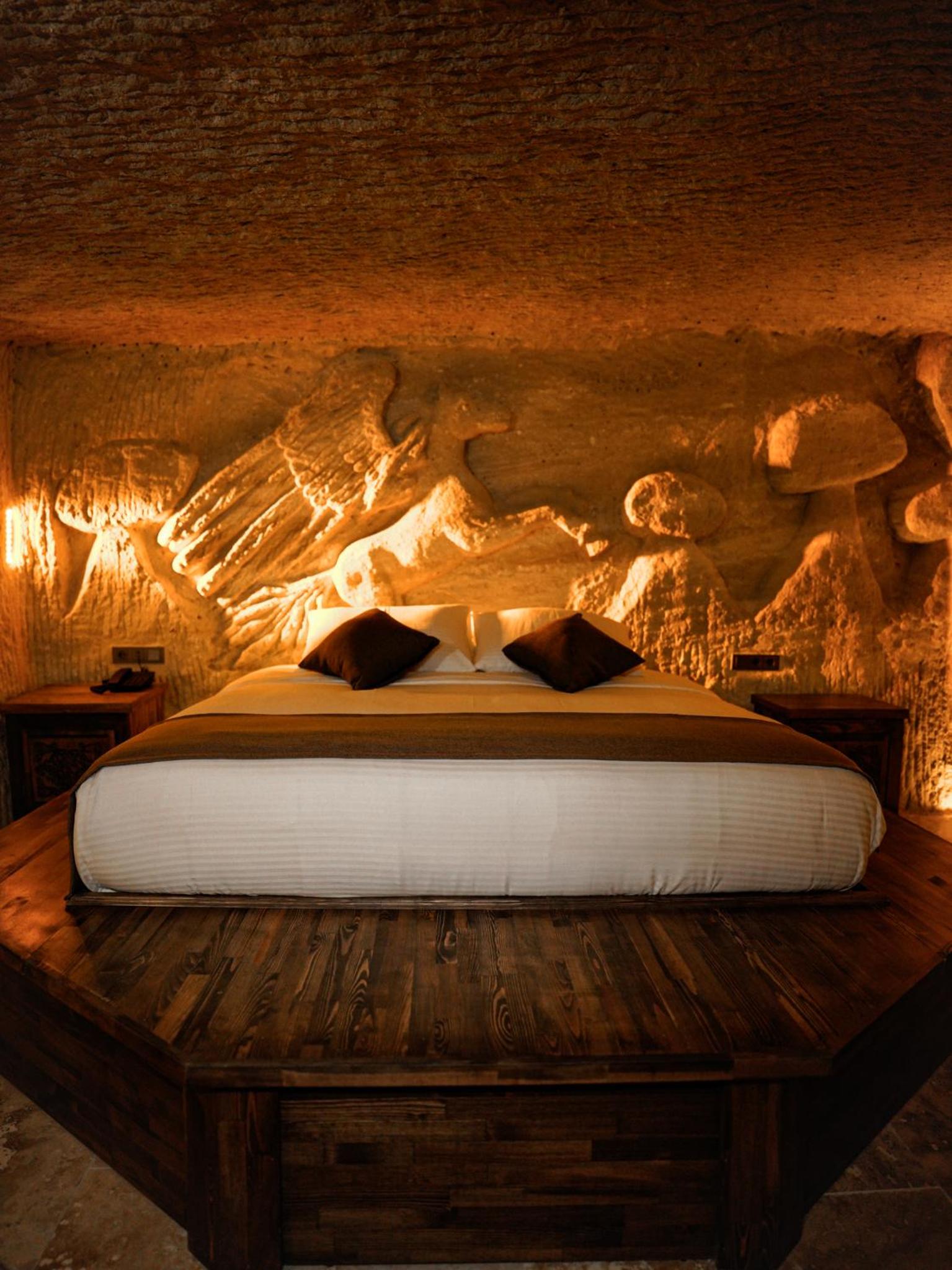 Deluxe Suite - Photo 10