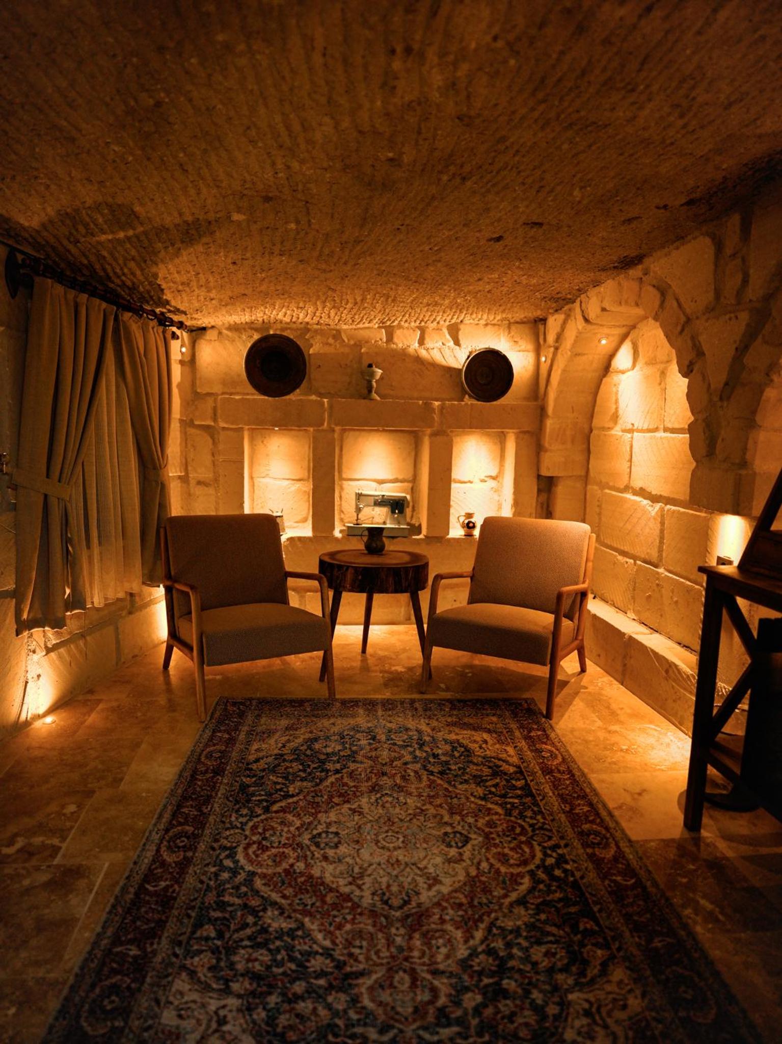 Deluxe Suite - Photo 7