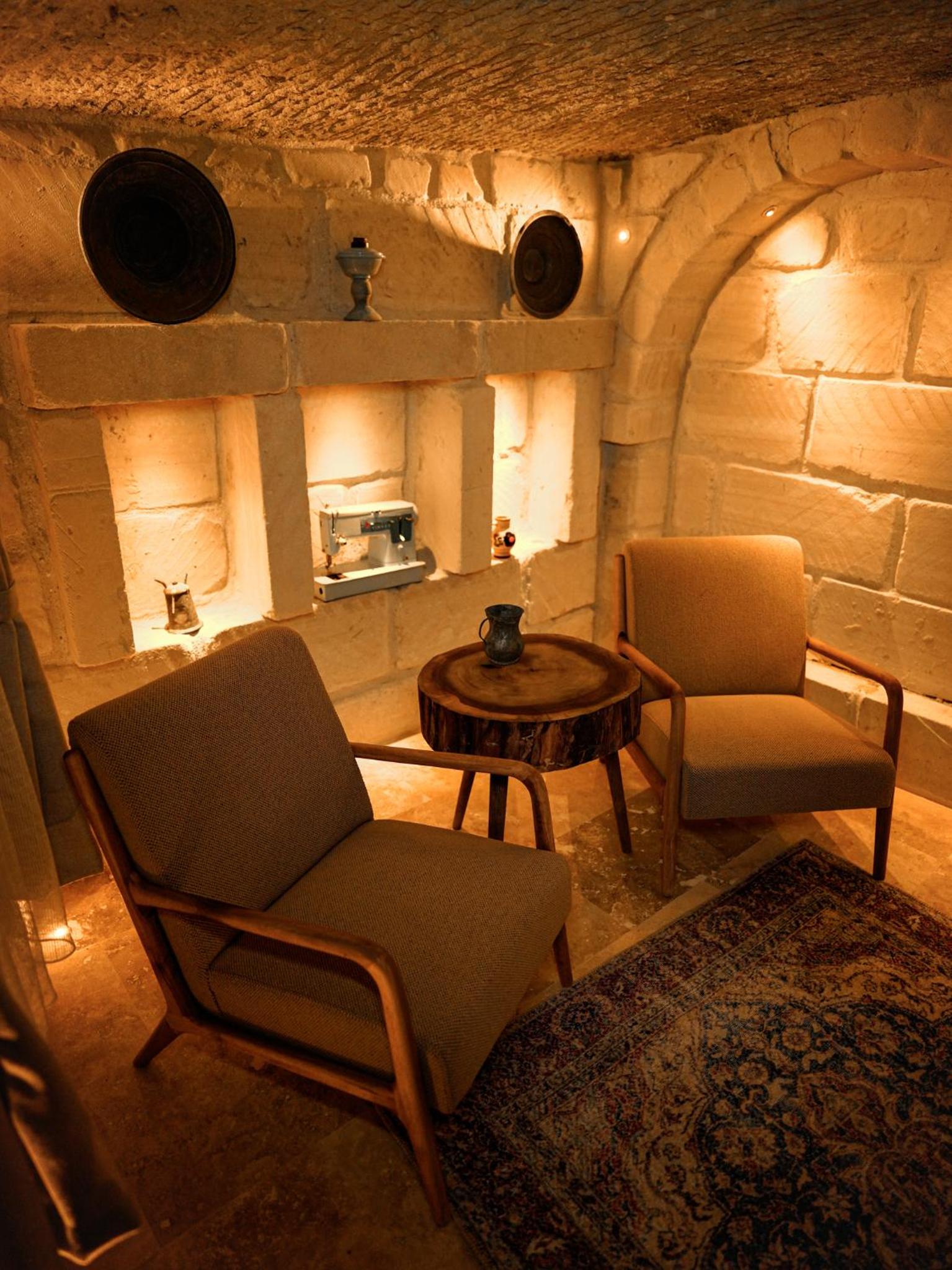Deluxe Suite - Photo 6