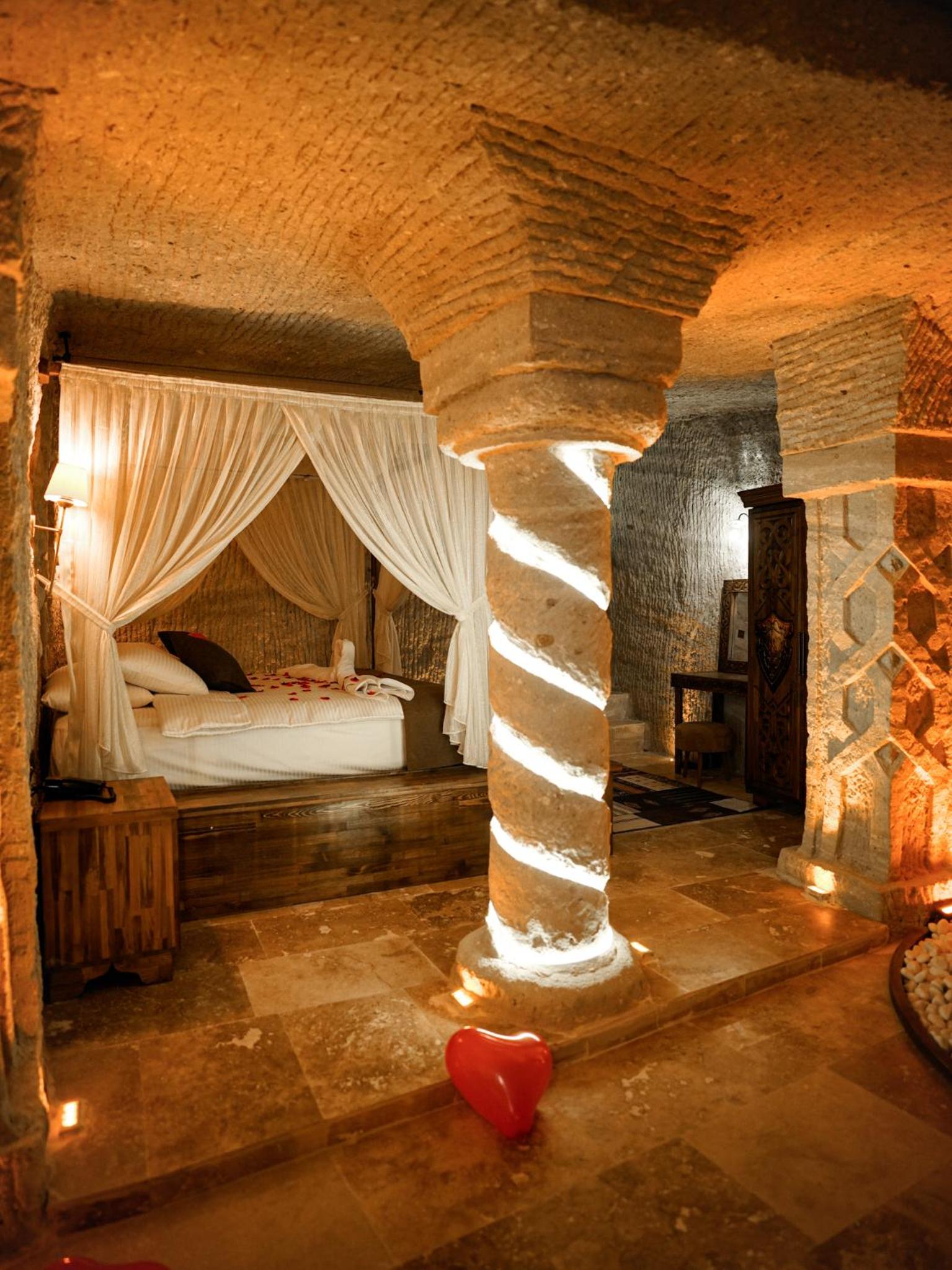 Suite with Spa Bath - Photo 10