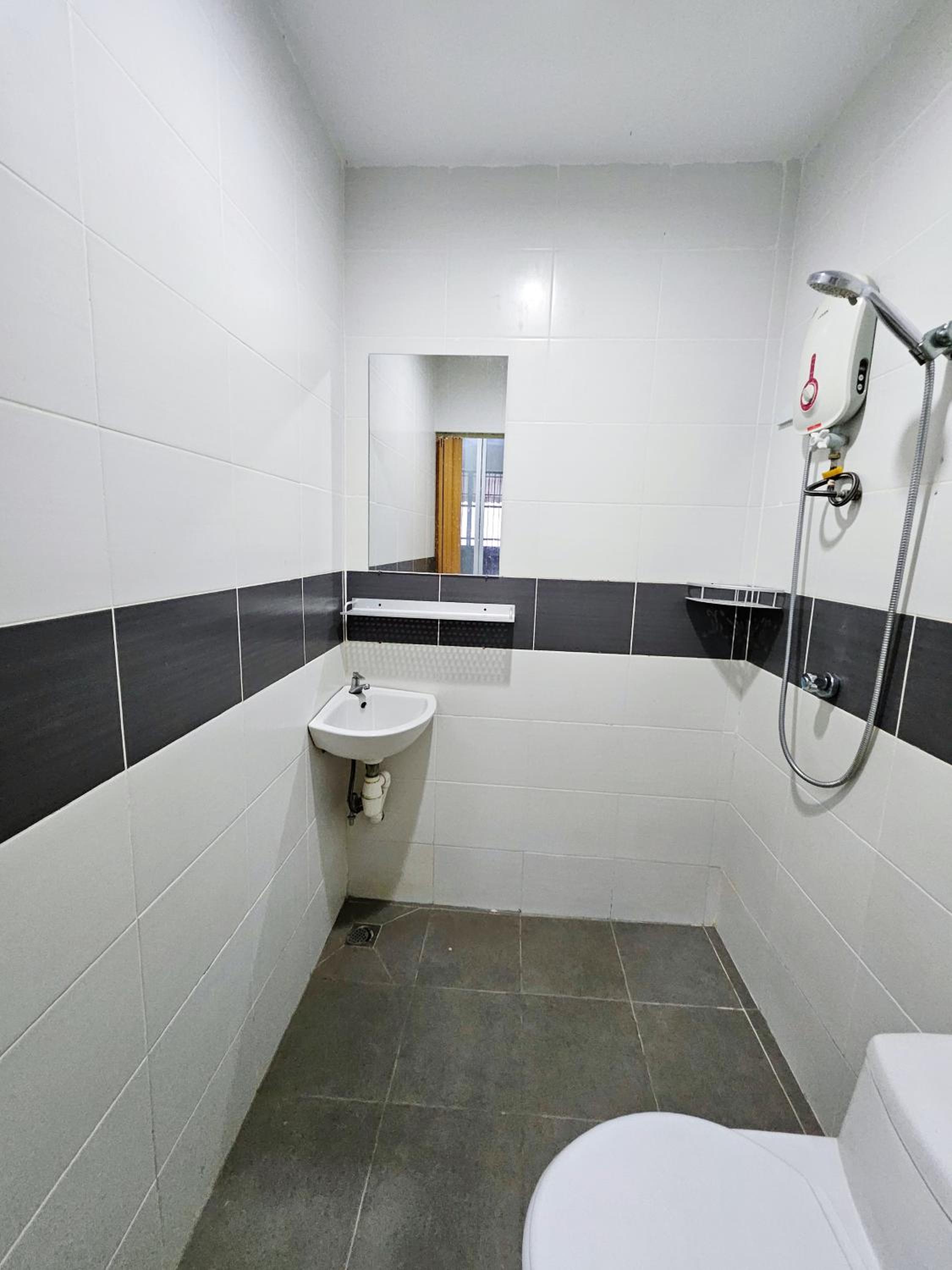 Standard Double Room - Photo 9