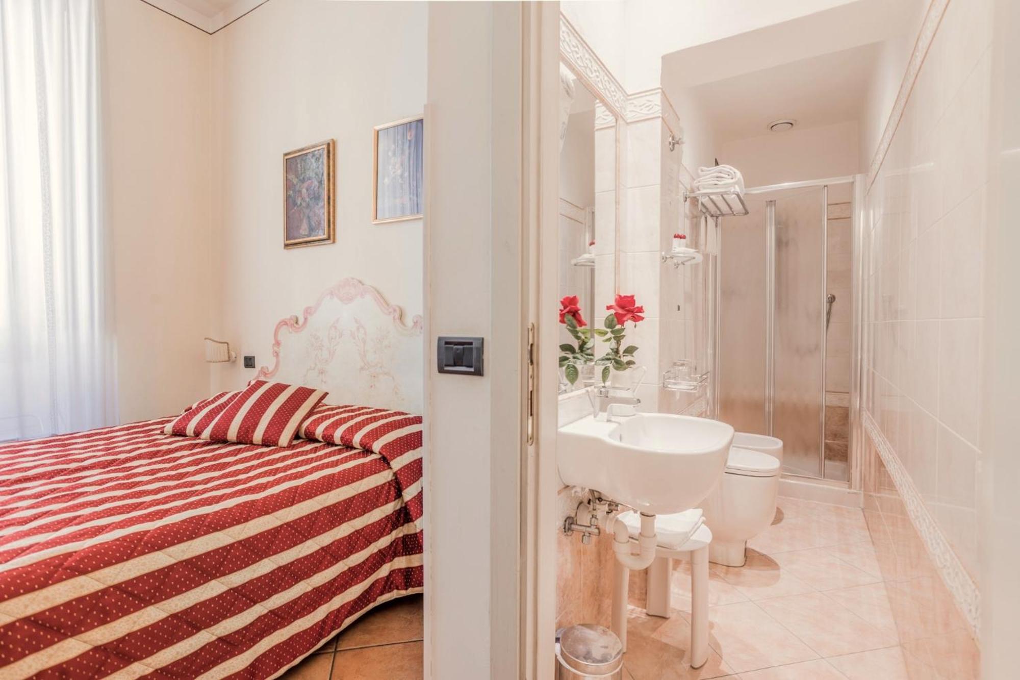 Double Room - Photo 2