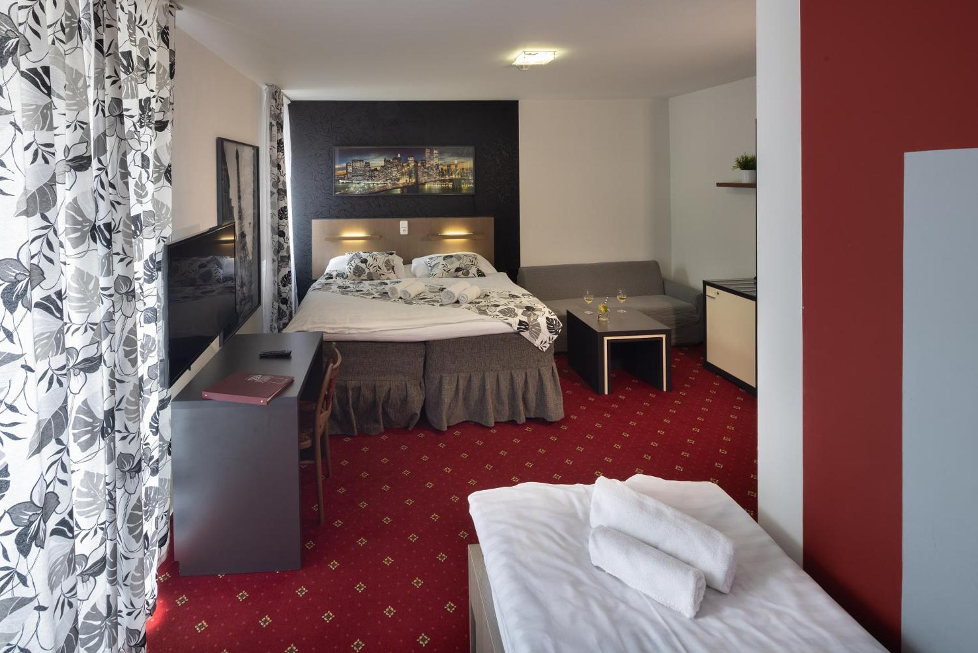 Triple Room - Photo 7