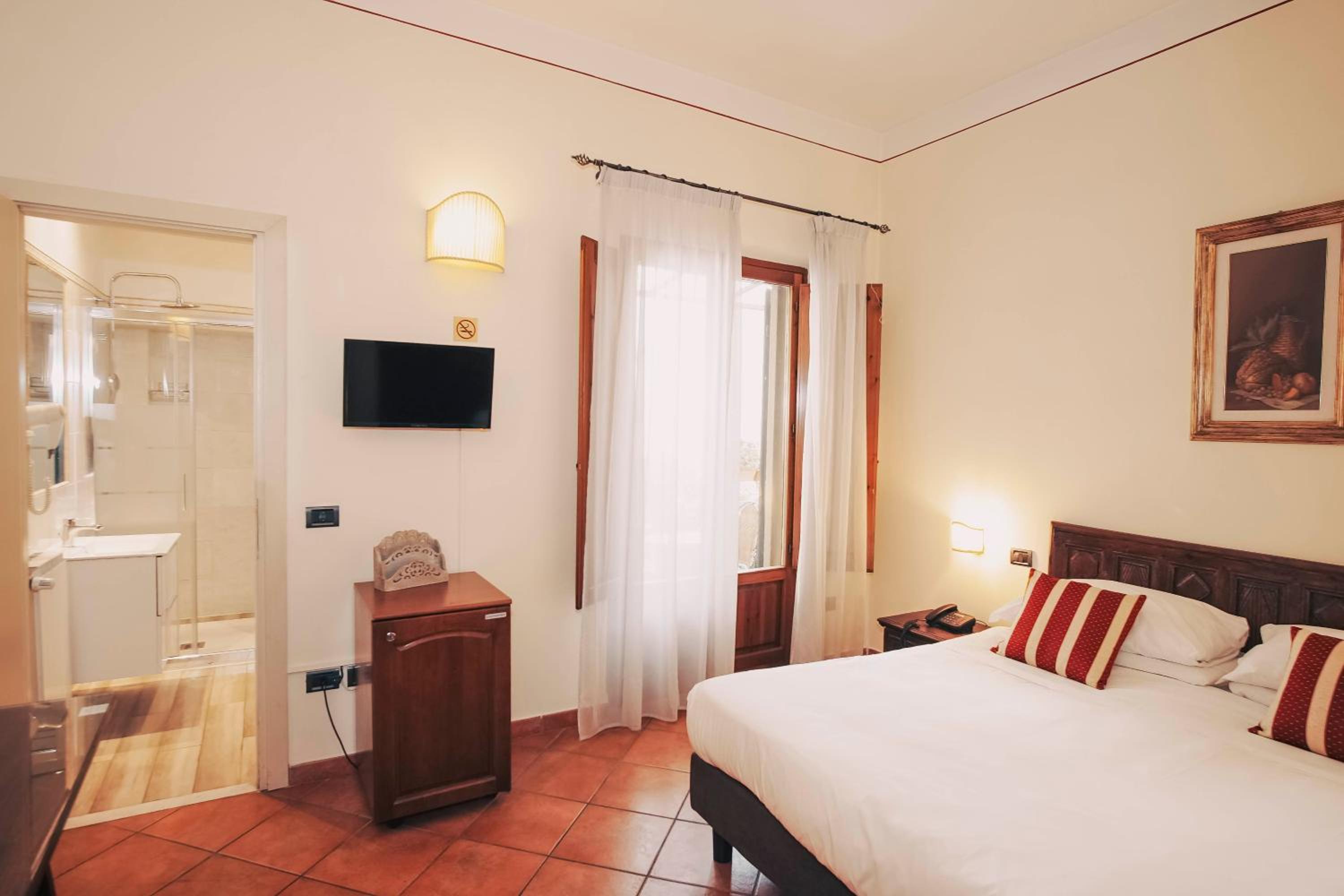 Superior Double or Twin Room - Photo 1