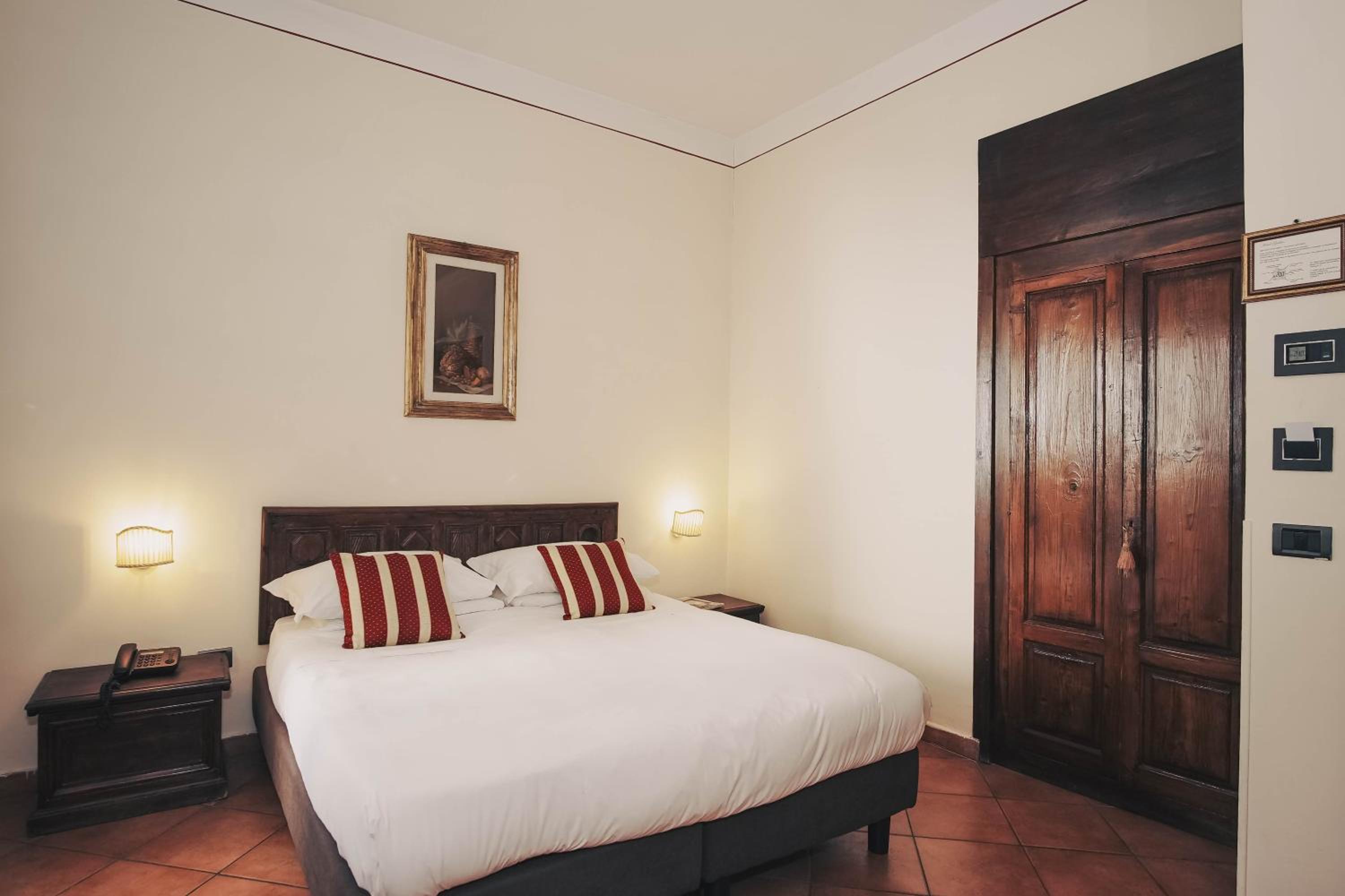 Superior Double or Twin Room - Photo 7