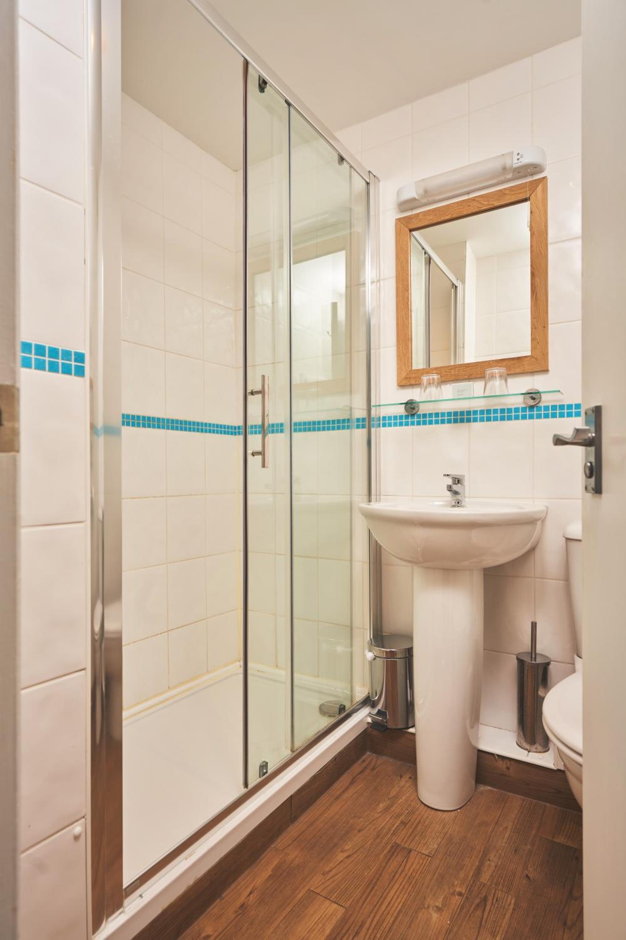 Budget Twin Room photo 2