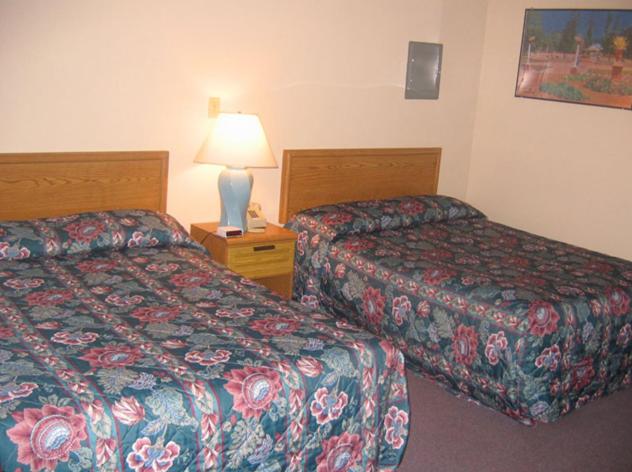 Double Room with Two Double Beds - Non-Smoking photo 2