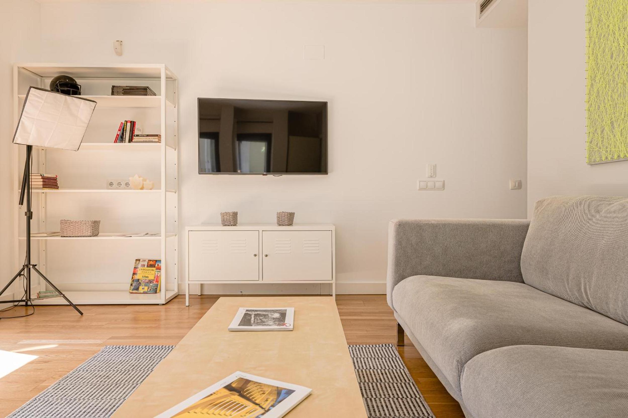 One-Bedroom Apartment photo 3