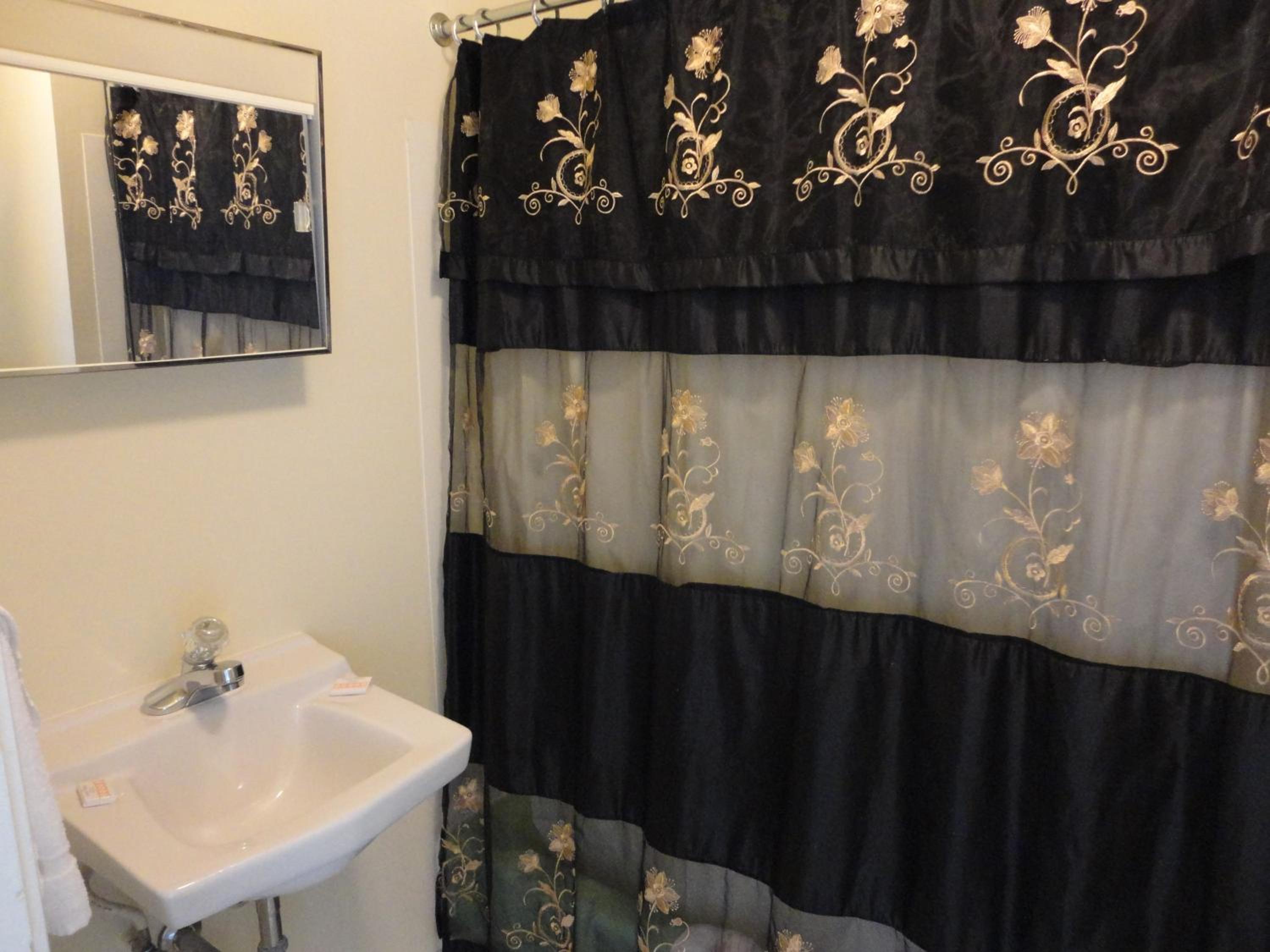 Double Room with Two Double Beds (4 Adults) photo 3