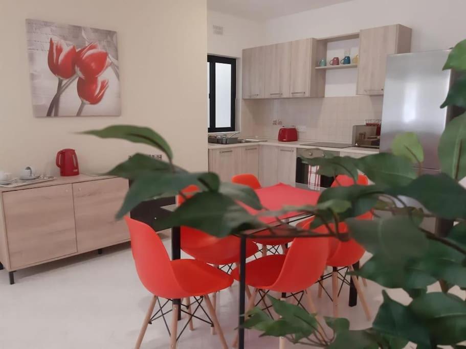 Three-Bedroom Apartment photo 1