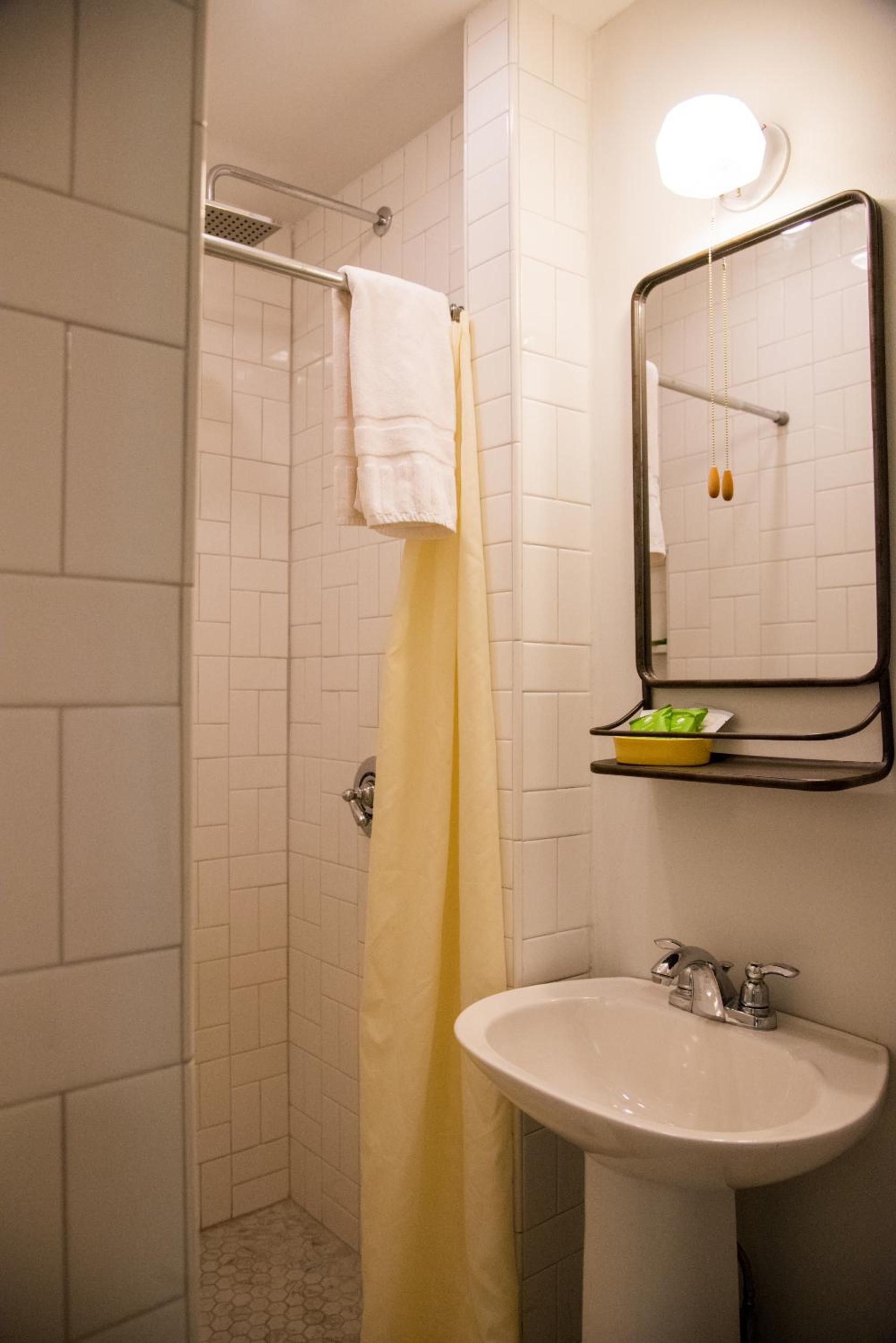 Queen Suite photo 3