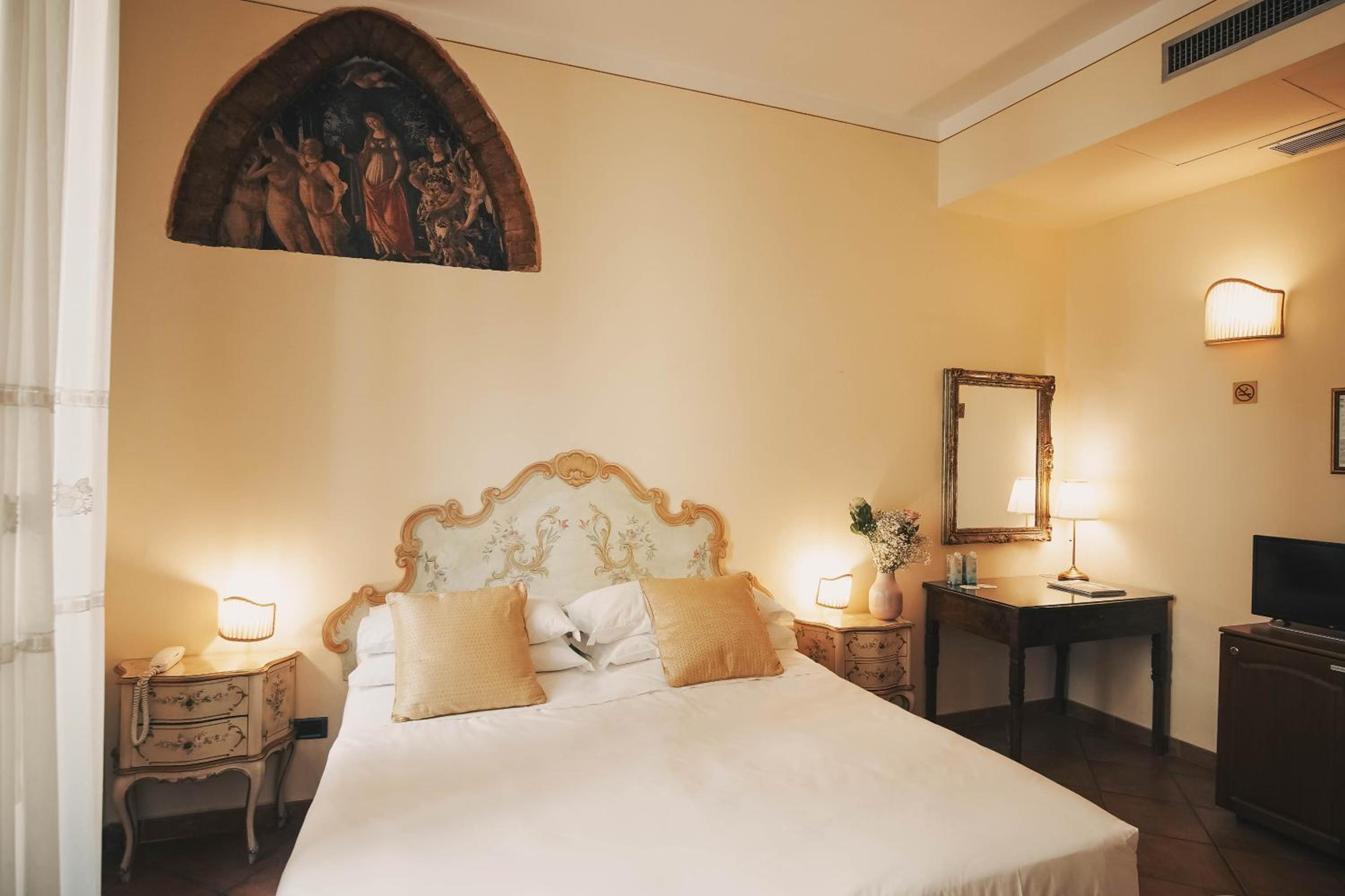 Standard Double or Twin Room - Photo 4