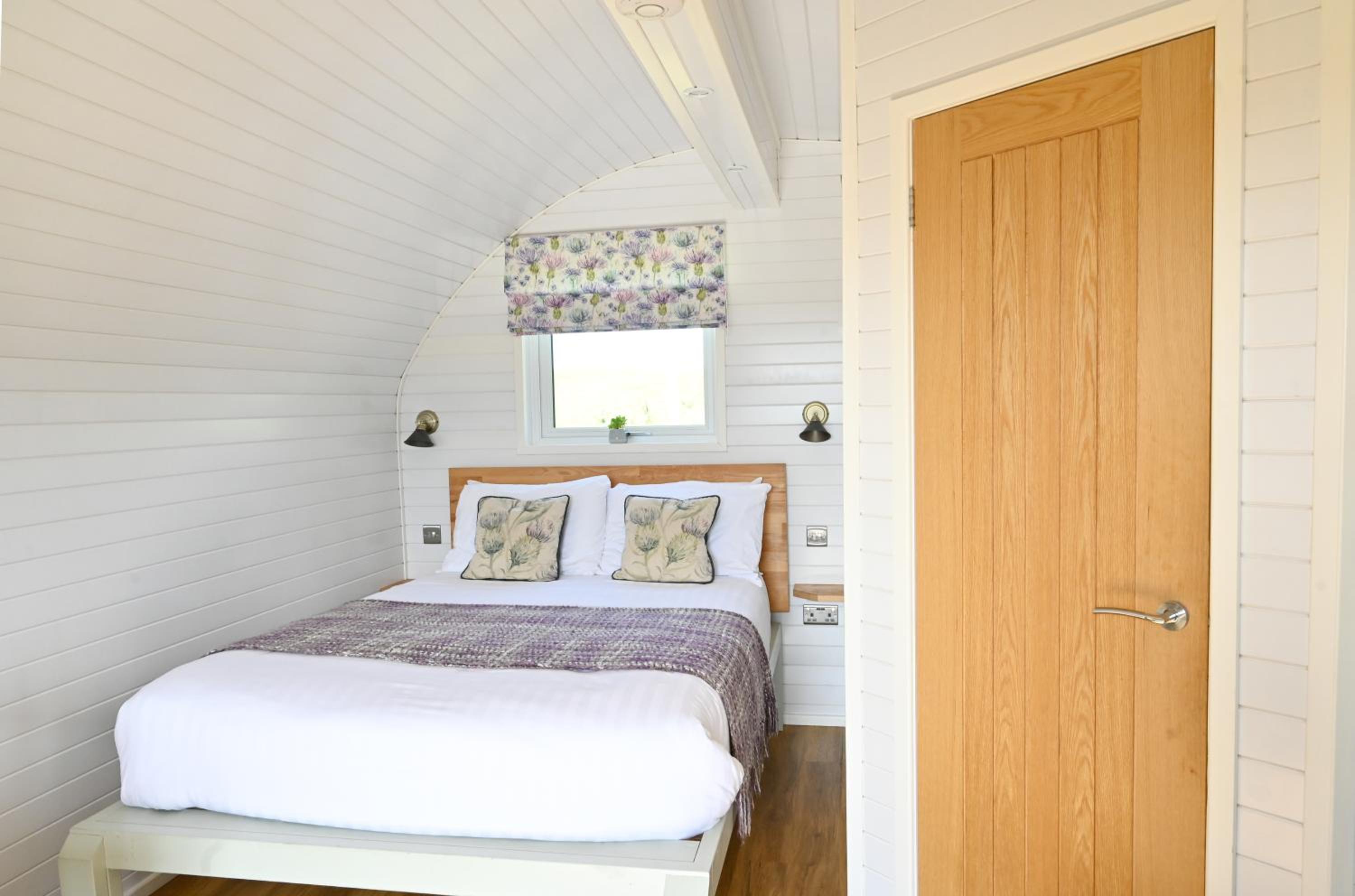 One-Bedroom Apartment - Photo 9
