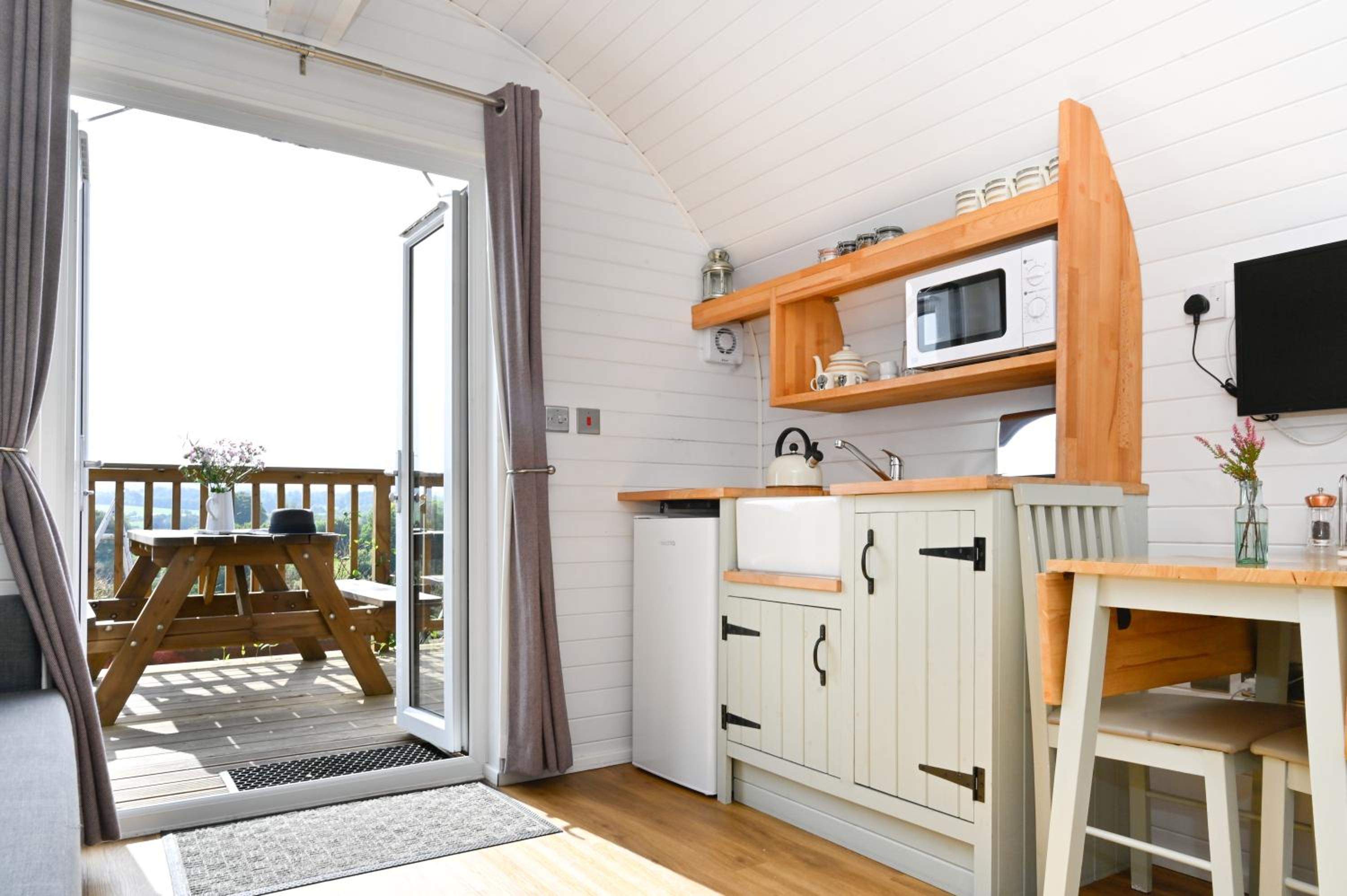 One-Bedroom Apartment - Photo 3