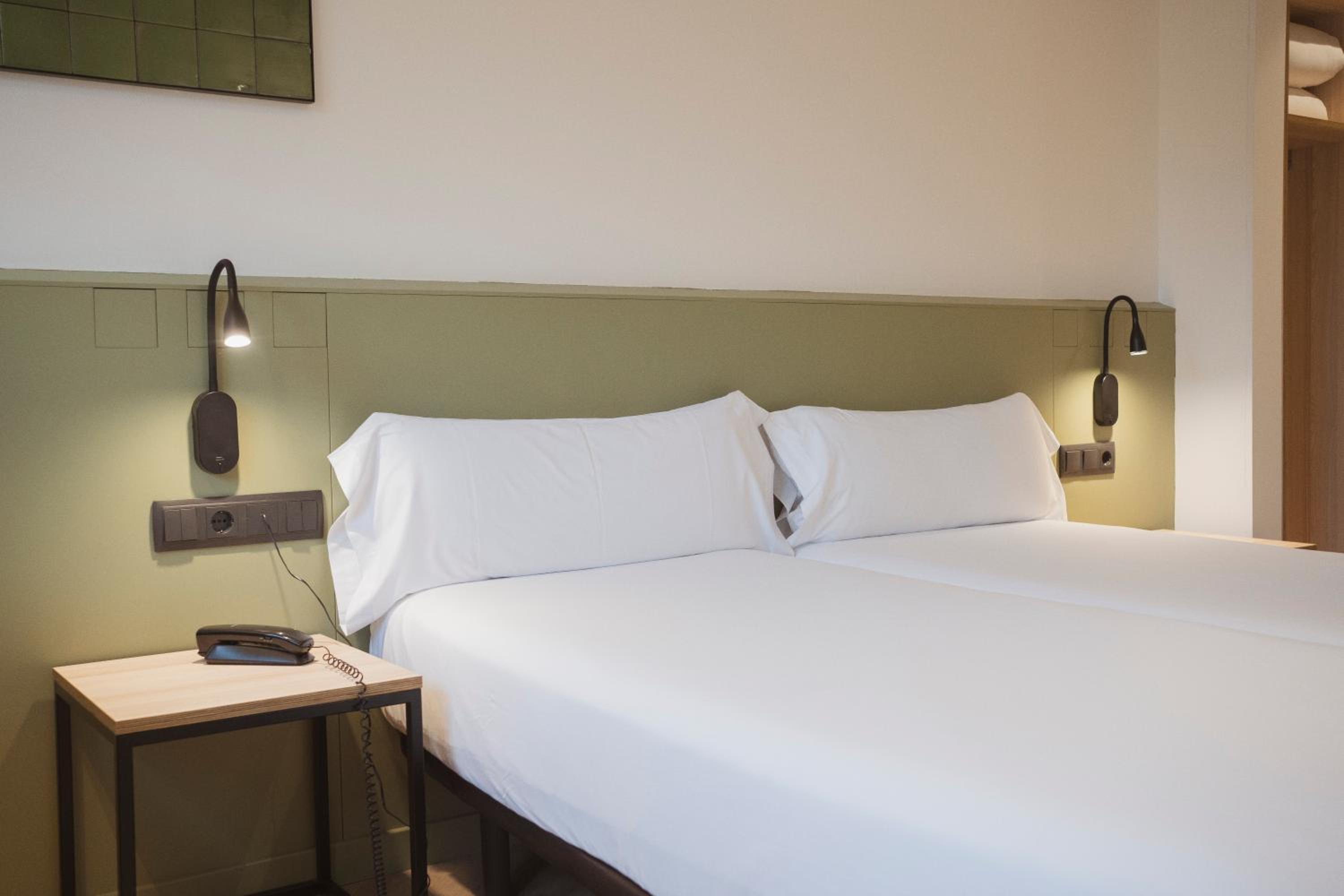 Superior Double Room with Two Beds photo 2