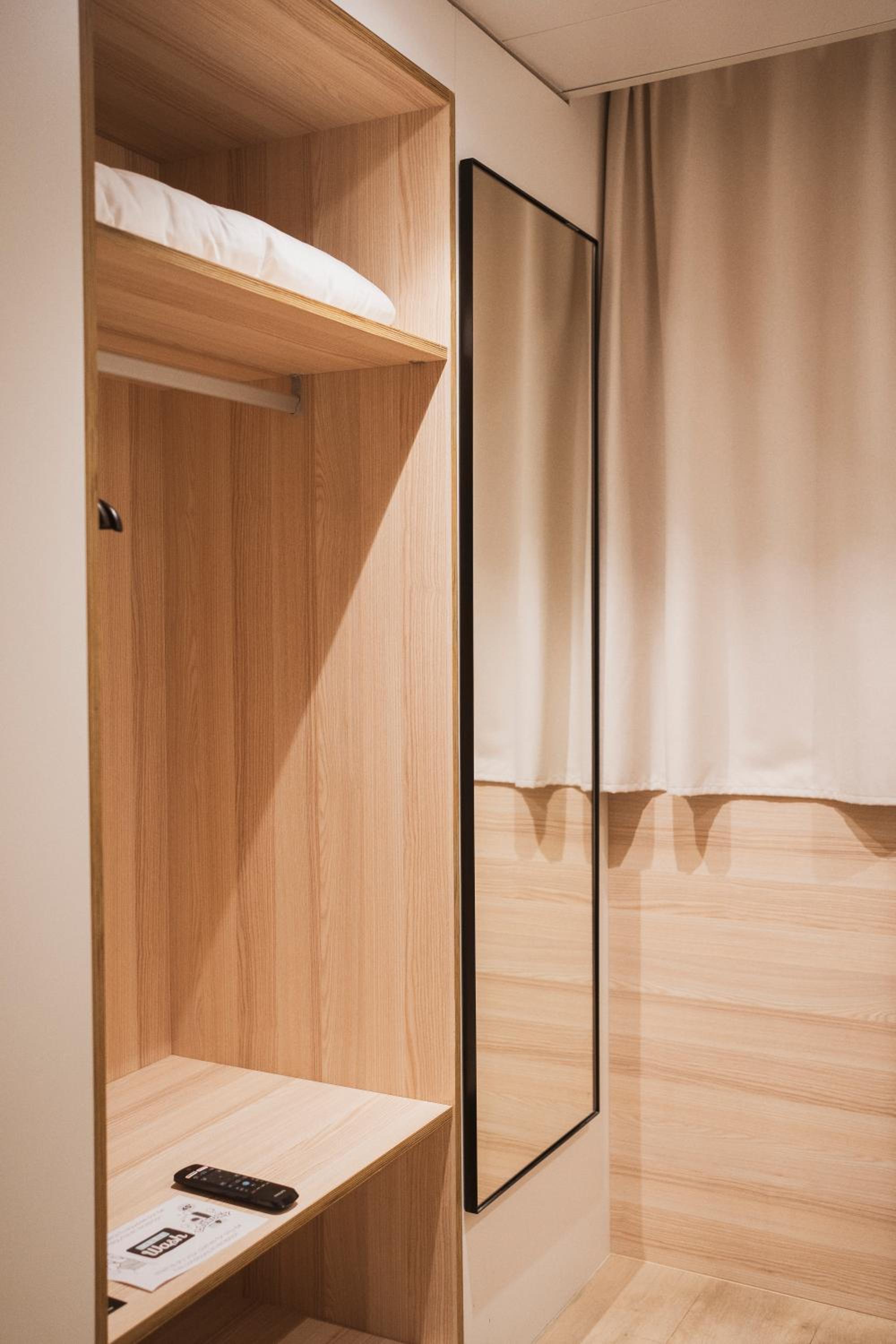 Small Single Room photo 2