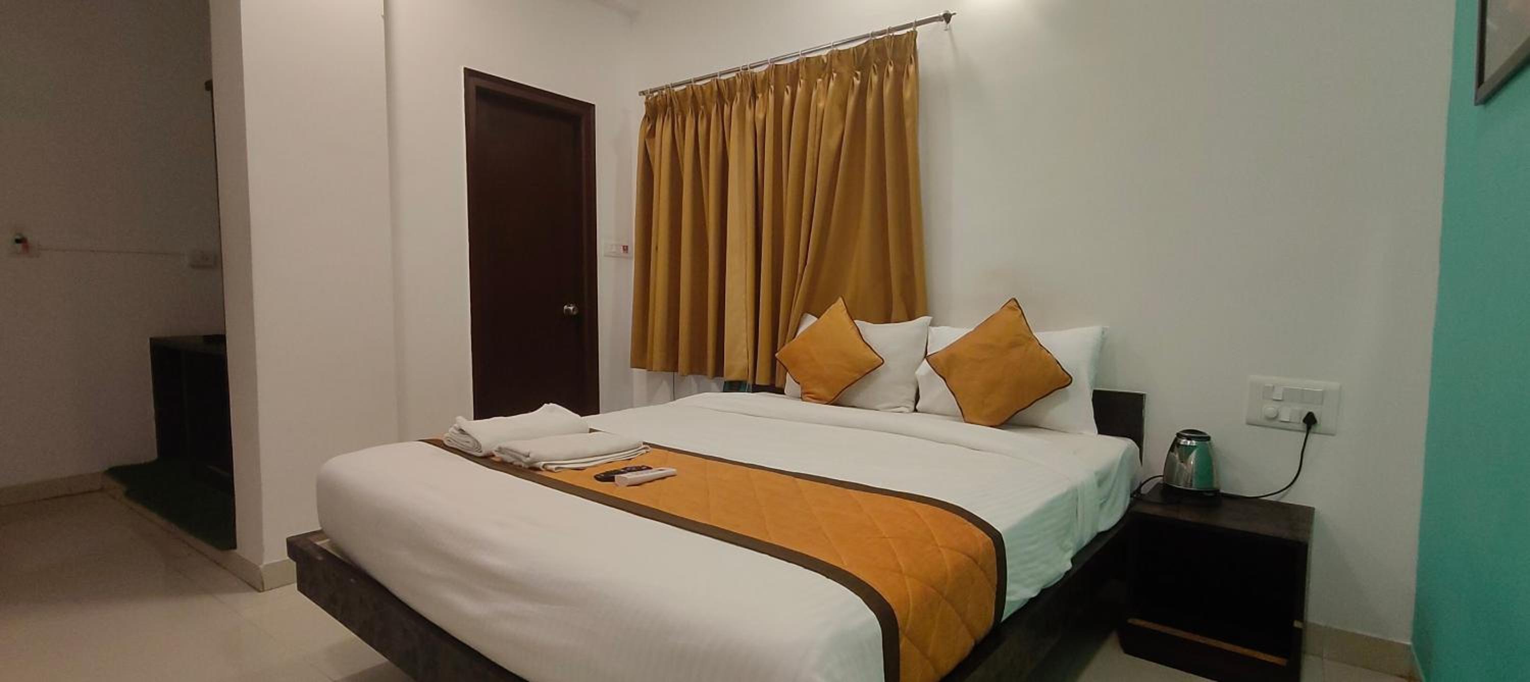 Deluxe Room - Photo 28