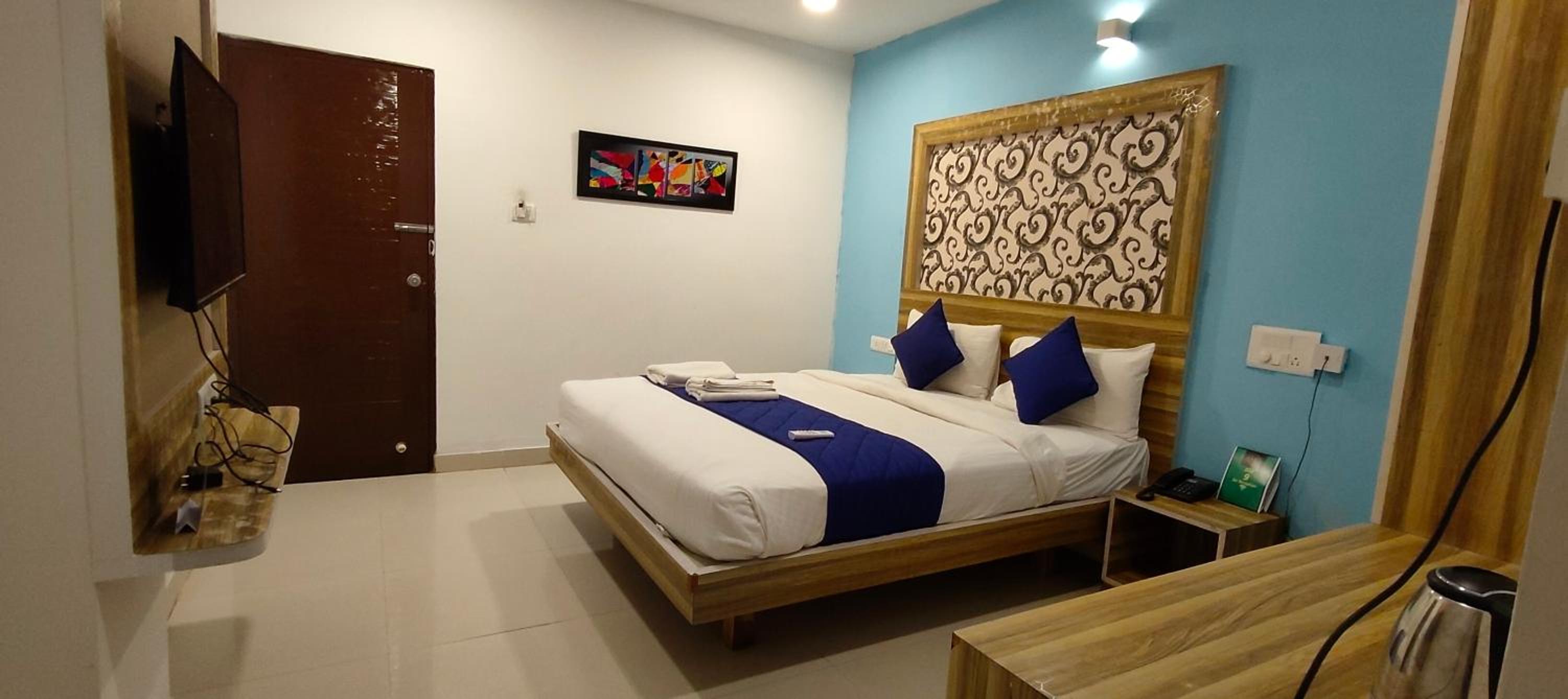 Deluxe Room - Photo 27