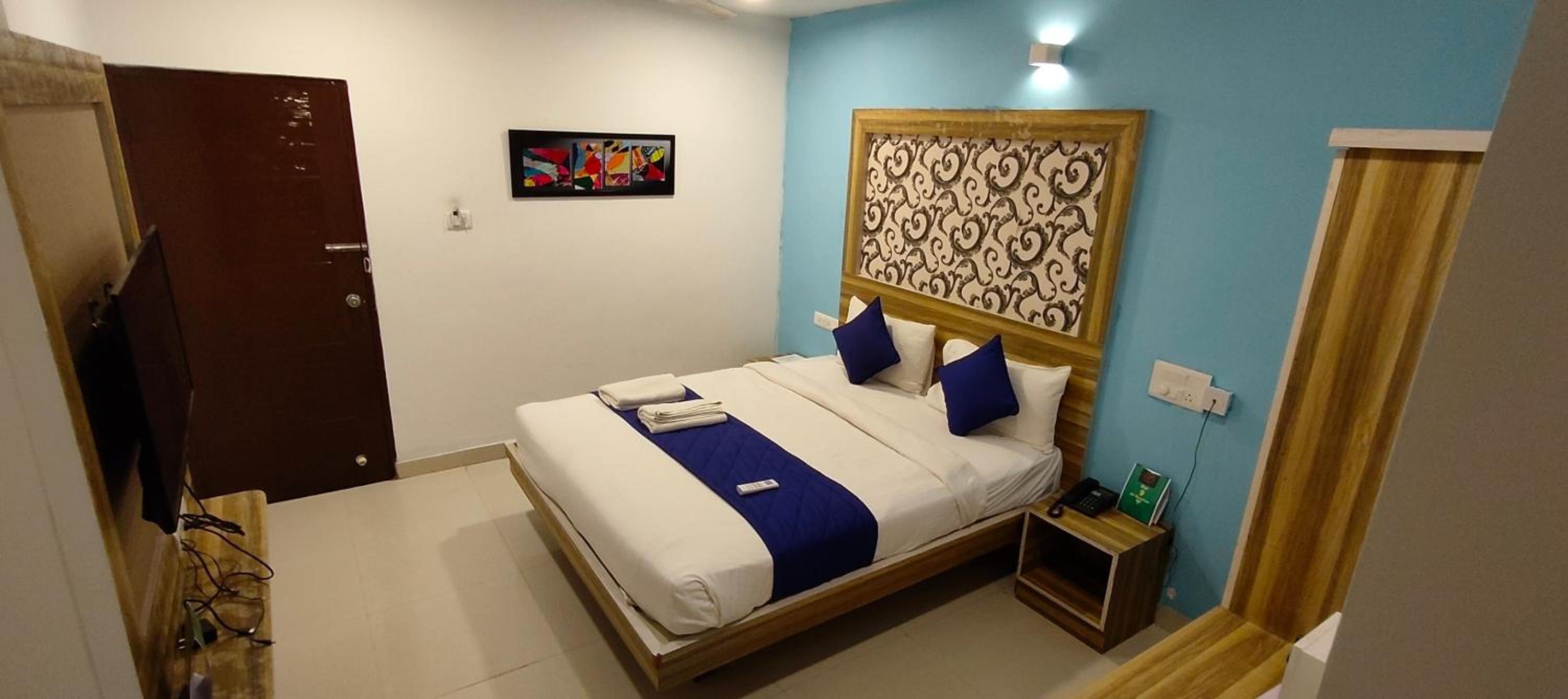 Deluxe Room - Photo 1
