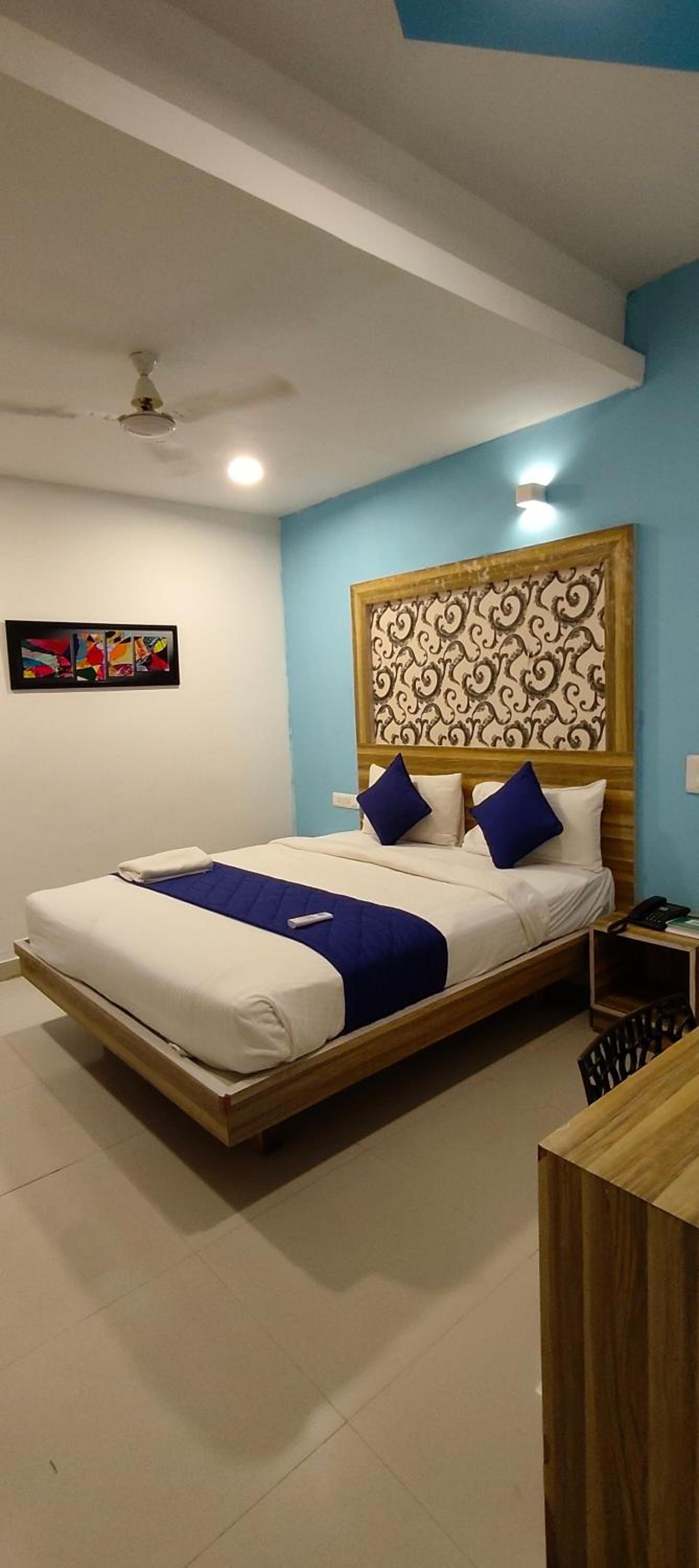 Deluxe Room - Photo 8