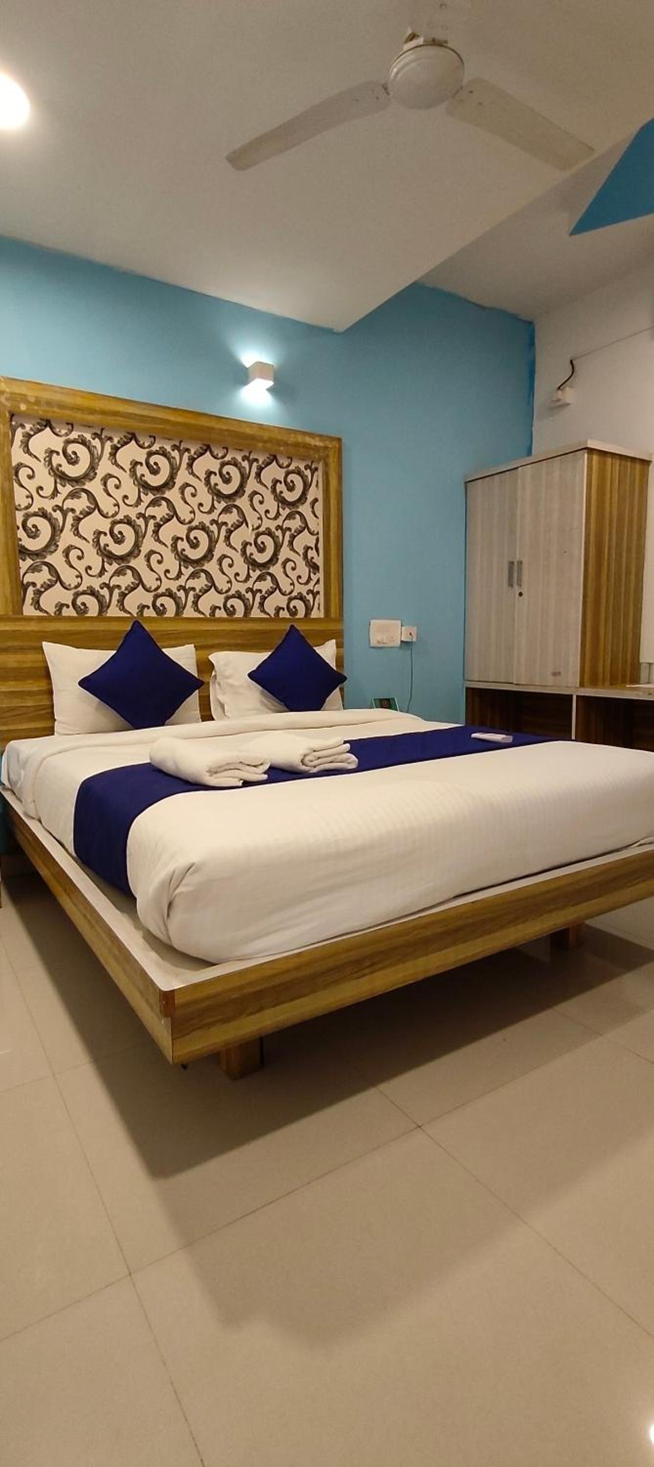 Deluxe Room - Photo 6